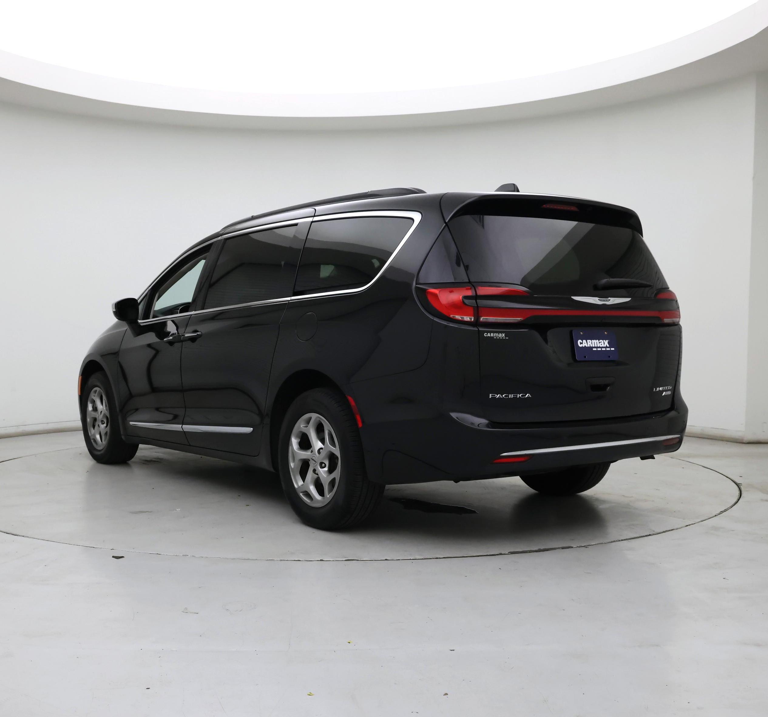 Thumbnail: 2023 Chrysler Pacifica - 2