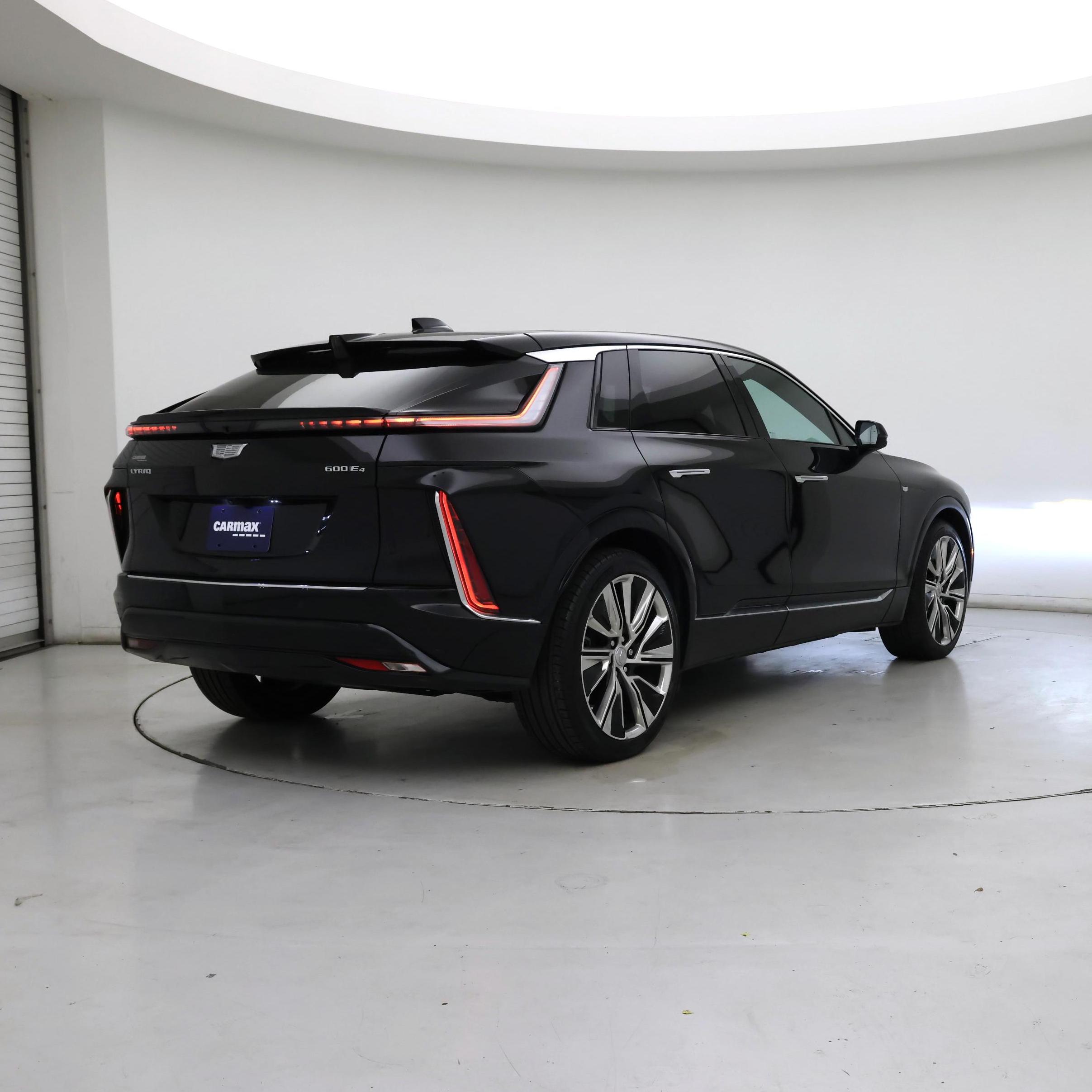 Thumbnail: 2024 Cadillac Lyriq - 8