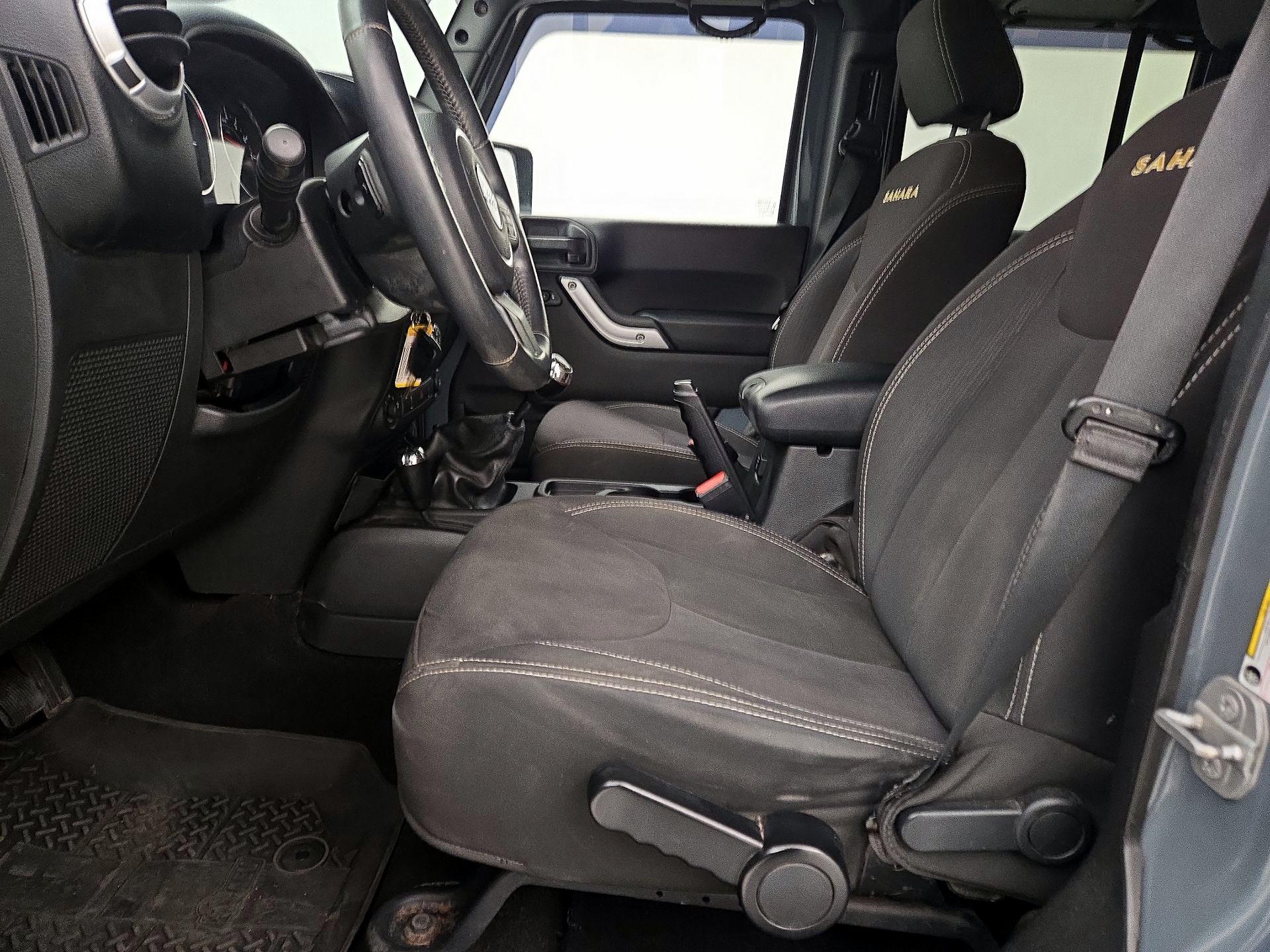 Thumbnail: 2015 Jeep Wrangler - 11