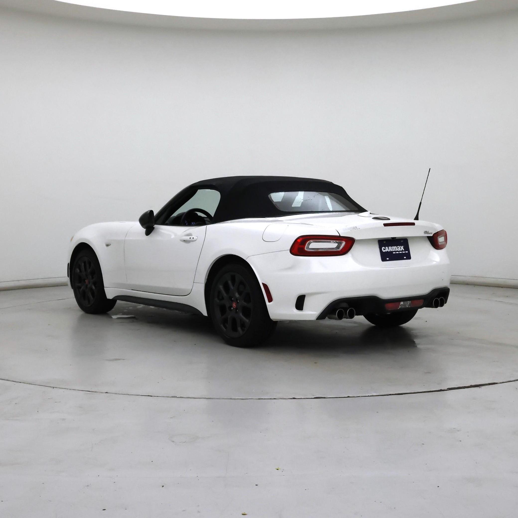 Thumbnail: 2019 Fiat 124 Spider - 2