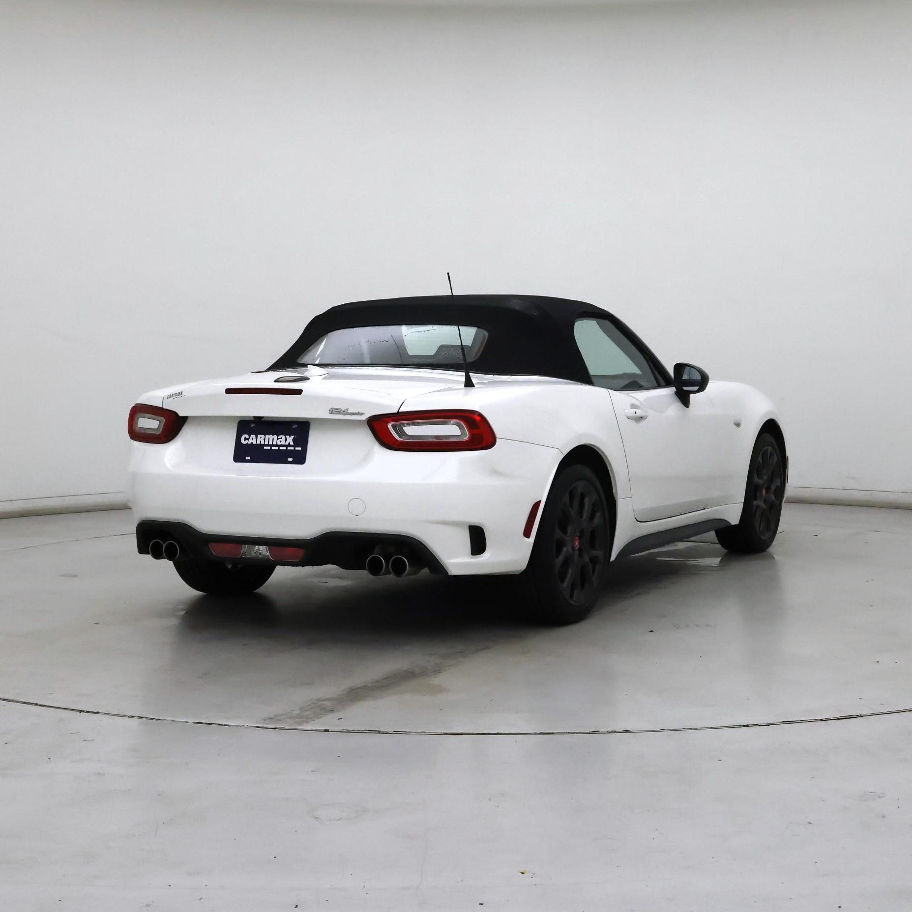 Thumbnail: 2019 Fiat 124 Spider - 8