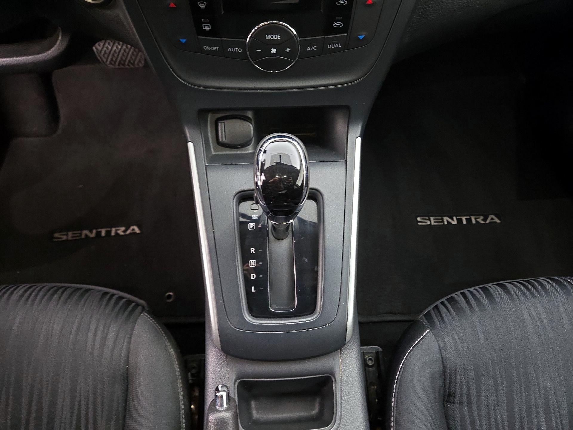 Thumbnail: 2018 Nissan Sentra - 17