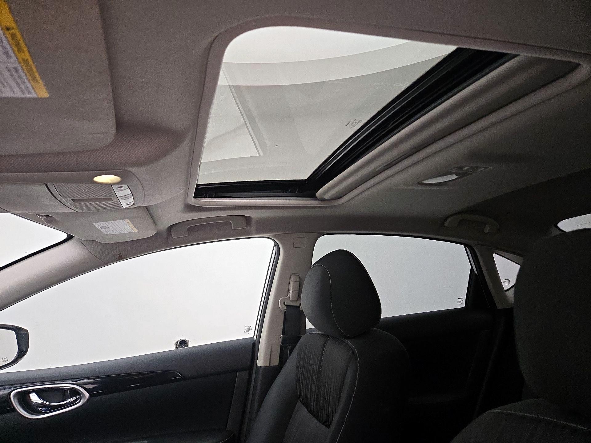 Thumbnail: 2018 Nissan Sentra - 19