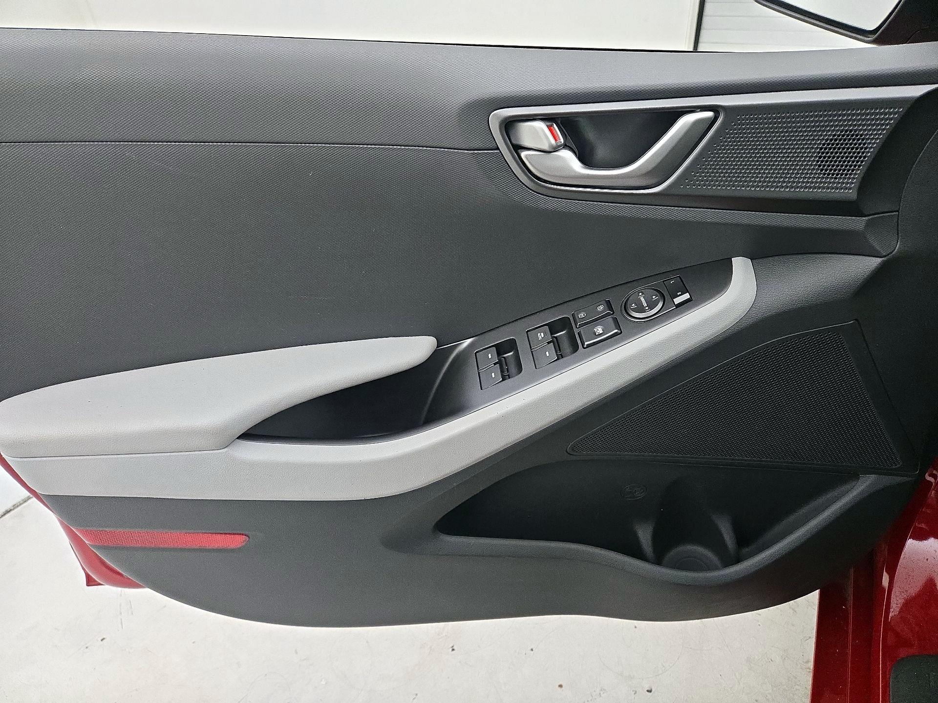 Thumbnail: 2022 Hyundai Ioniq - 12