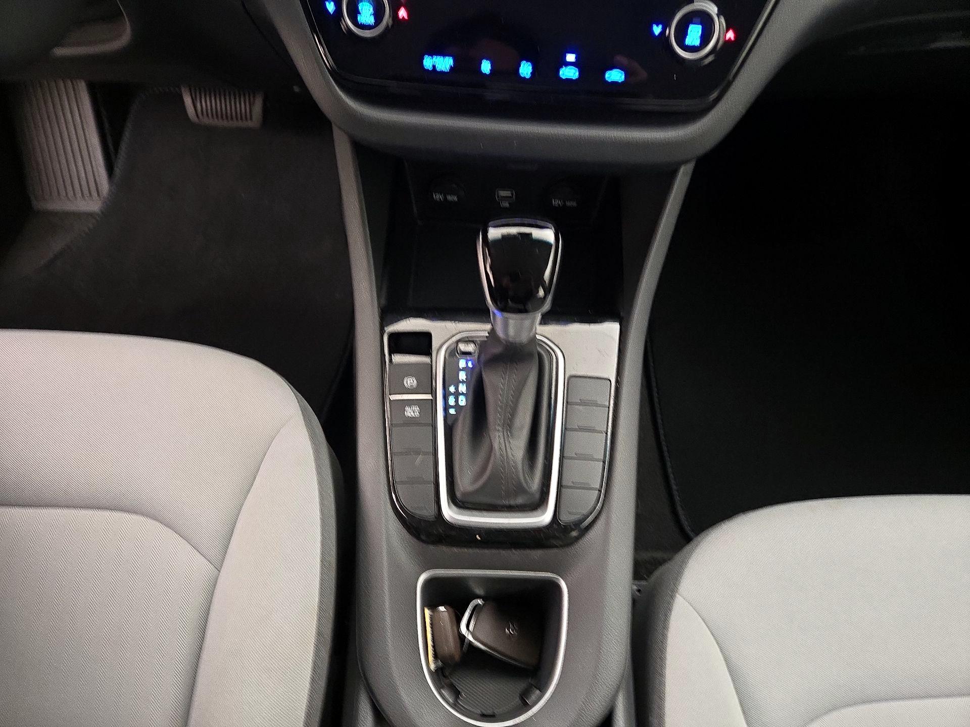 Thumbnail: 2022 Hyundai Ioniq - 17