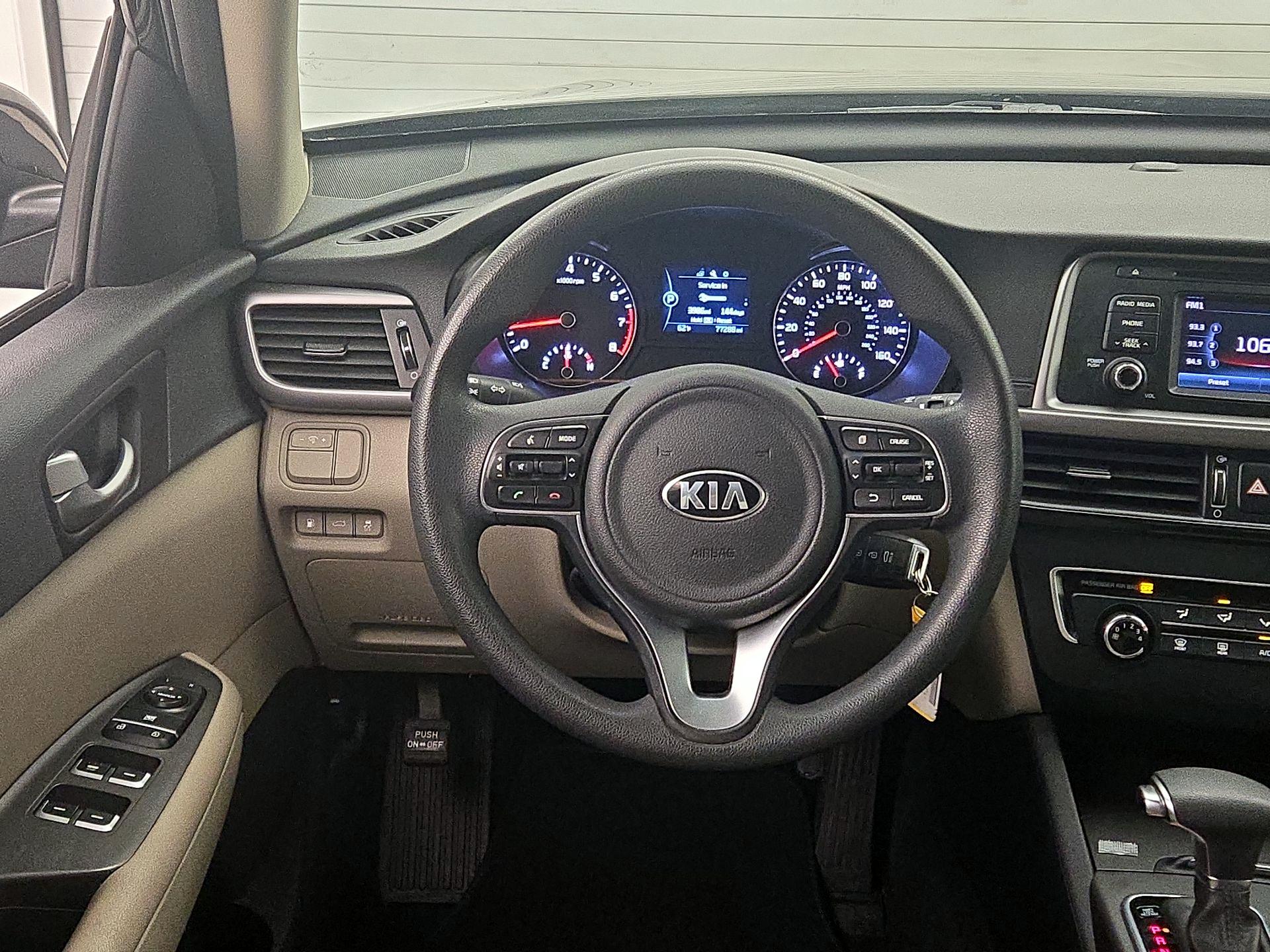 Thumbnail: 2016 Kia Optima - 10