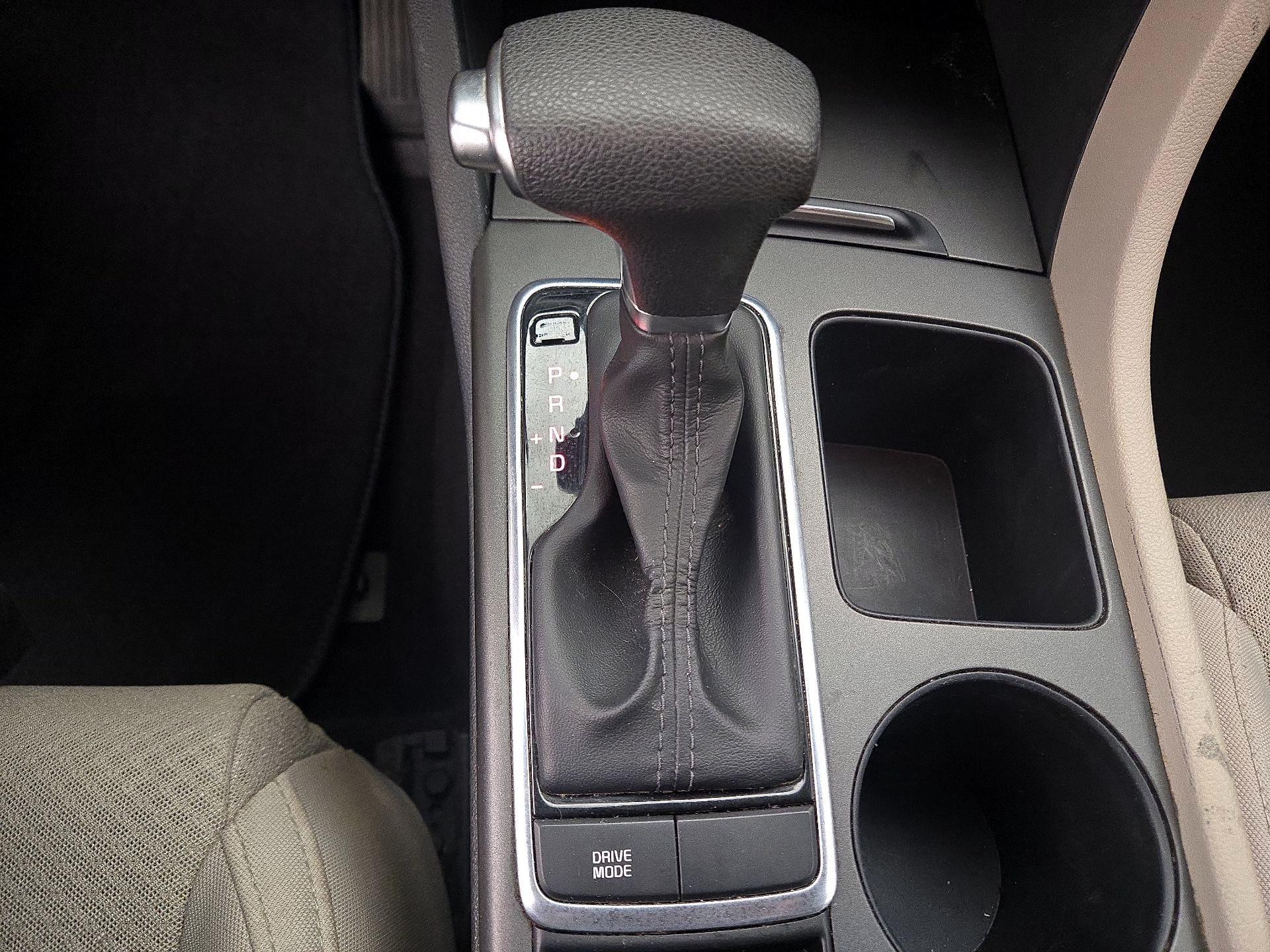 Thumbnail: 2016 Kia Optima - 17