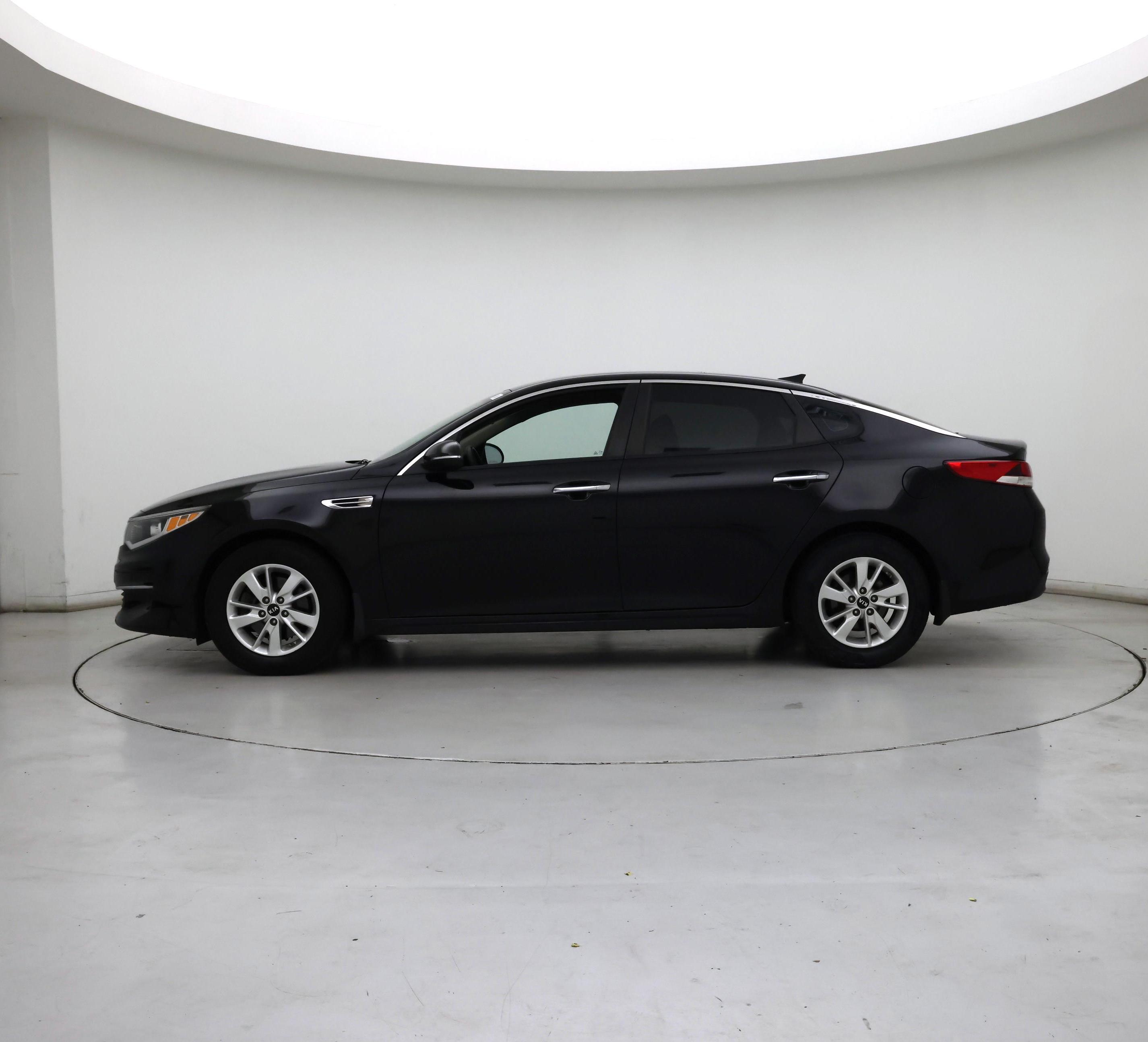 Thumbnail: 2016 Kia Optima - 3