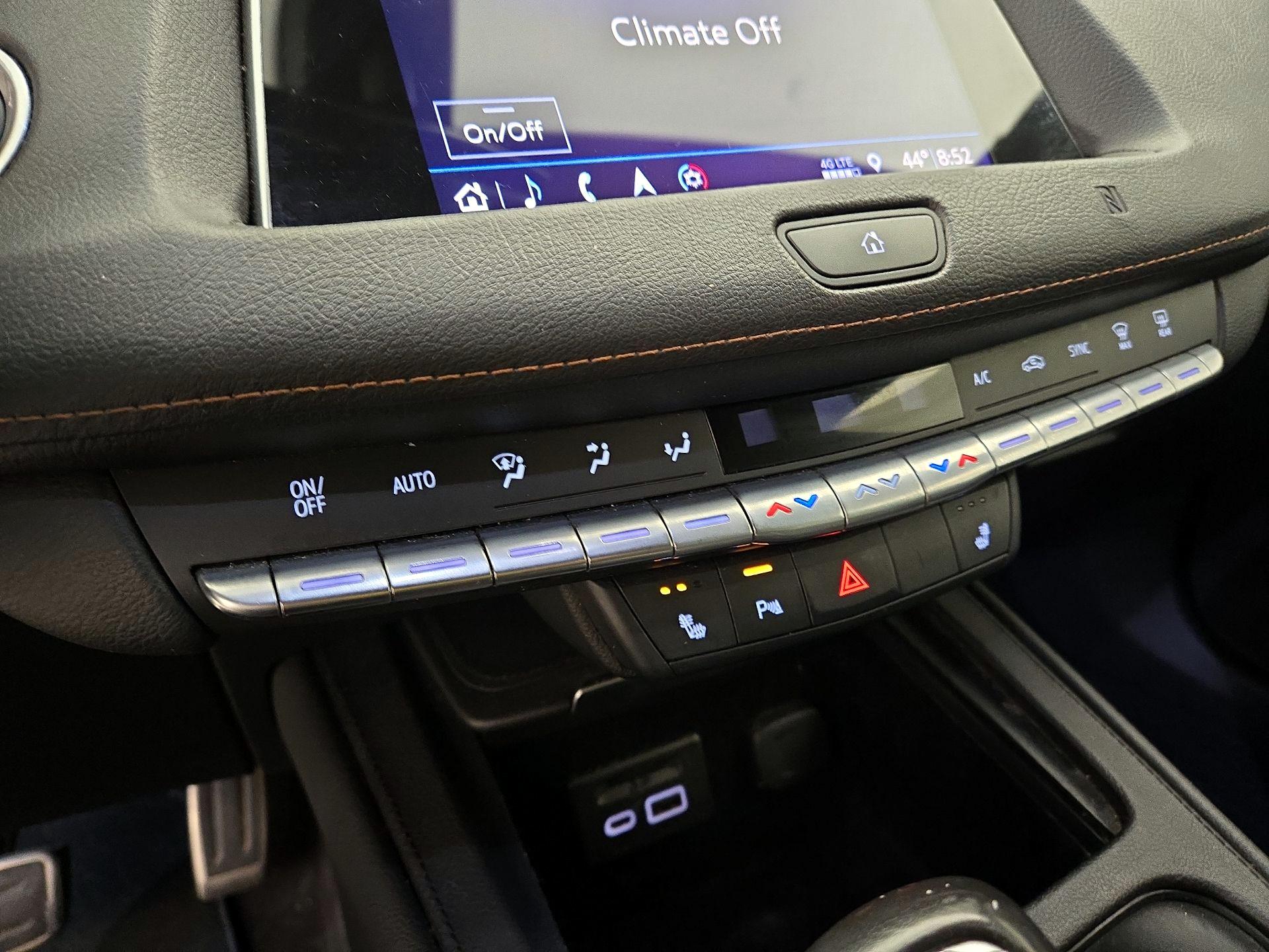Thumbnail: 2019 Cadillac XT4 - 16