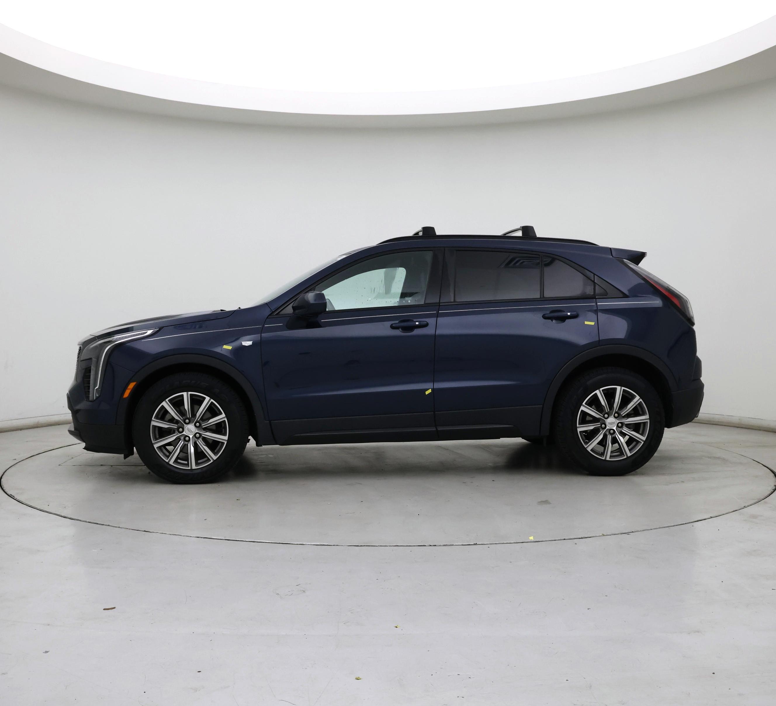 Thumbnail: 2019 Cadillac XT4 - 3