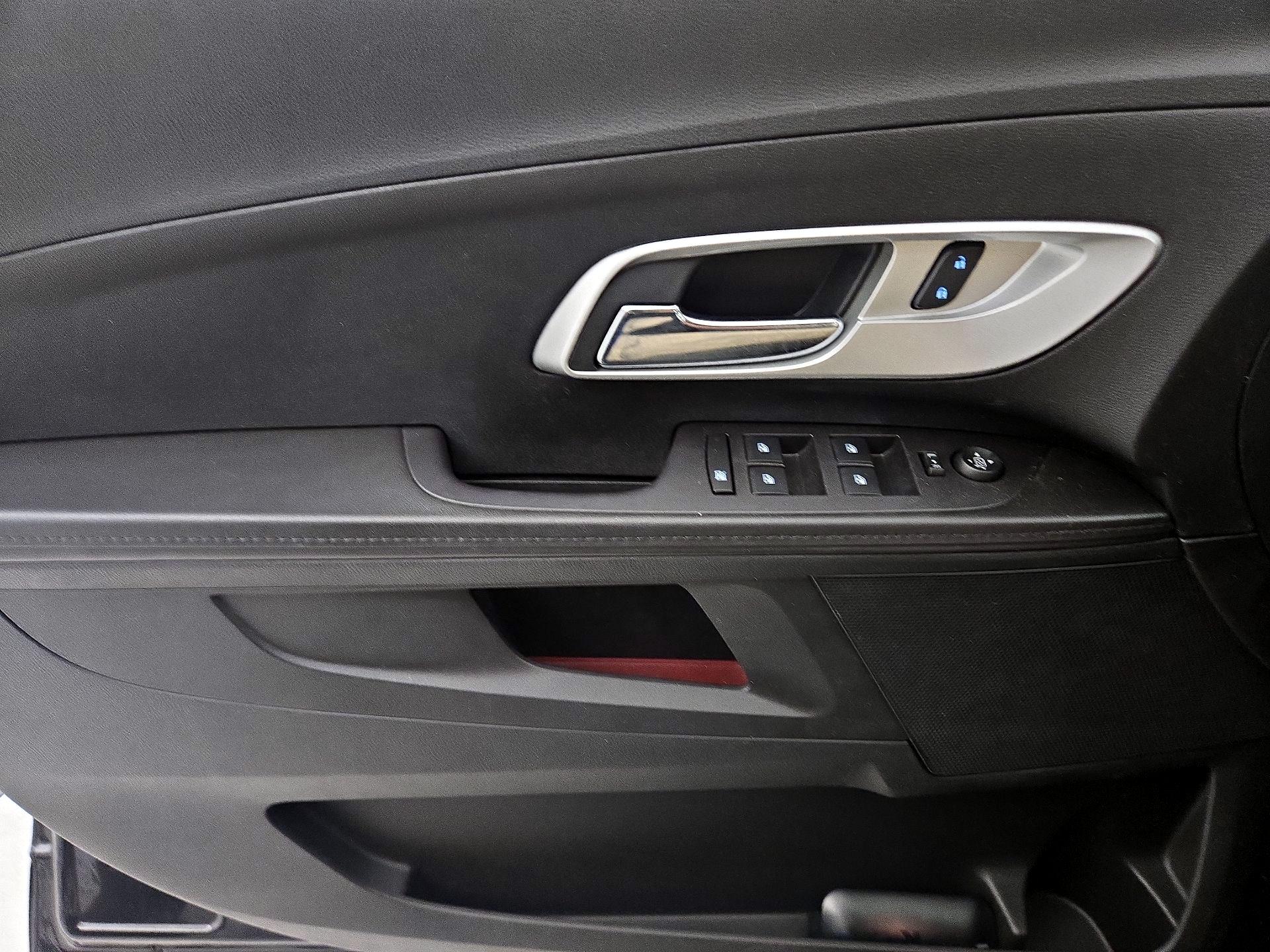 Thumbnail: 2016 Chevrolet Equinox - 12