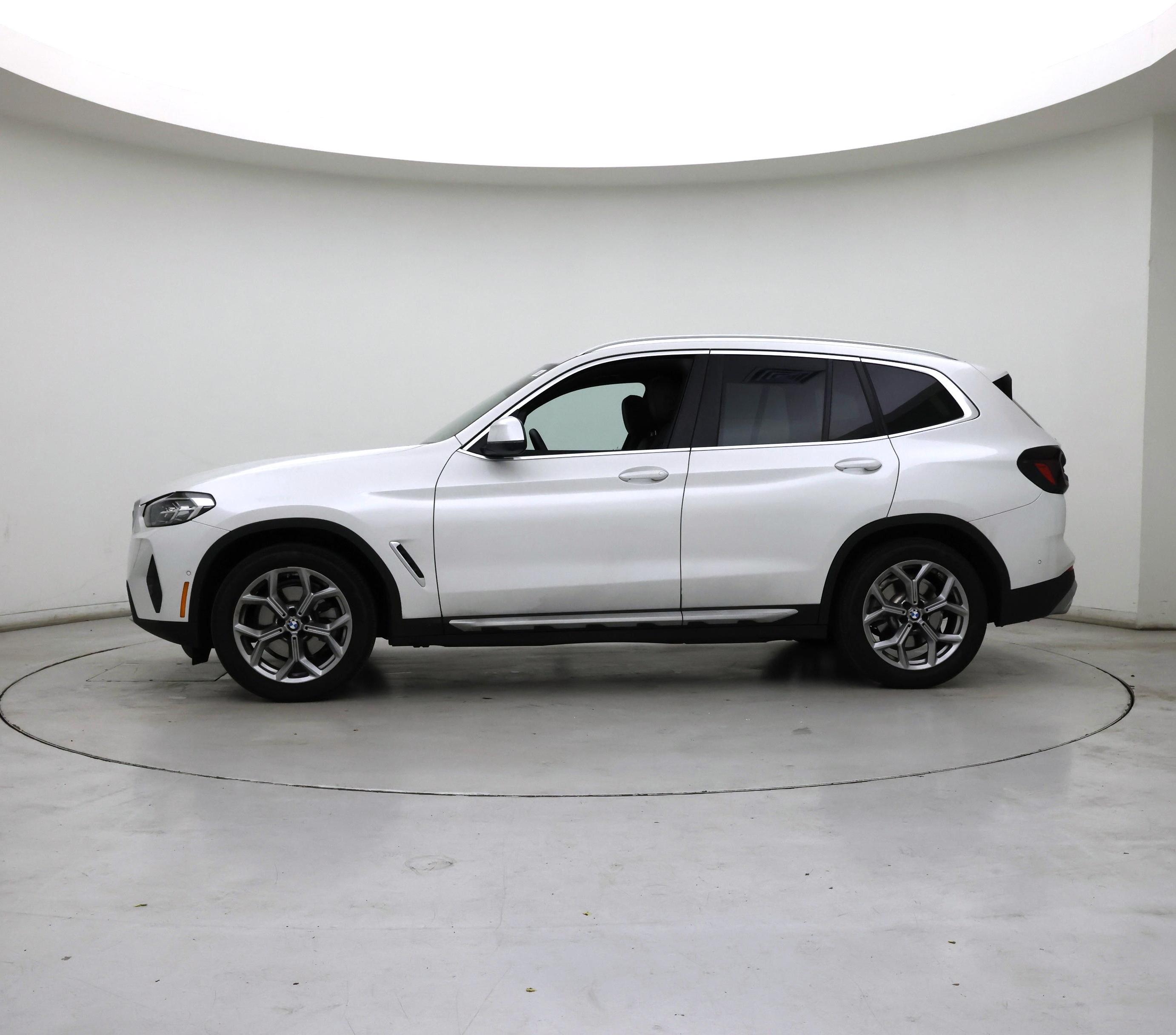 Thumbnail: 2023 BMW X3 - 3