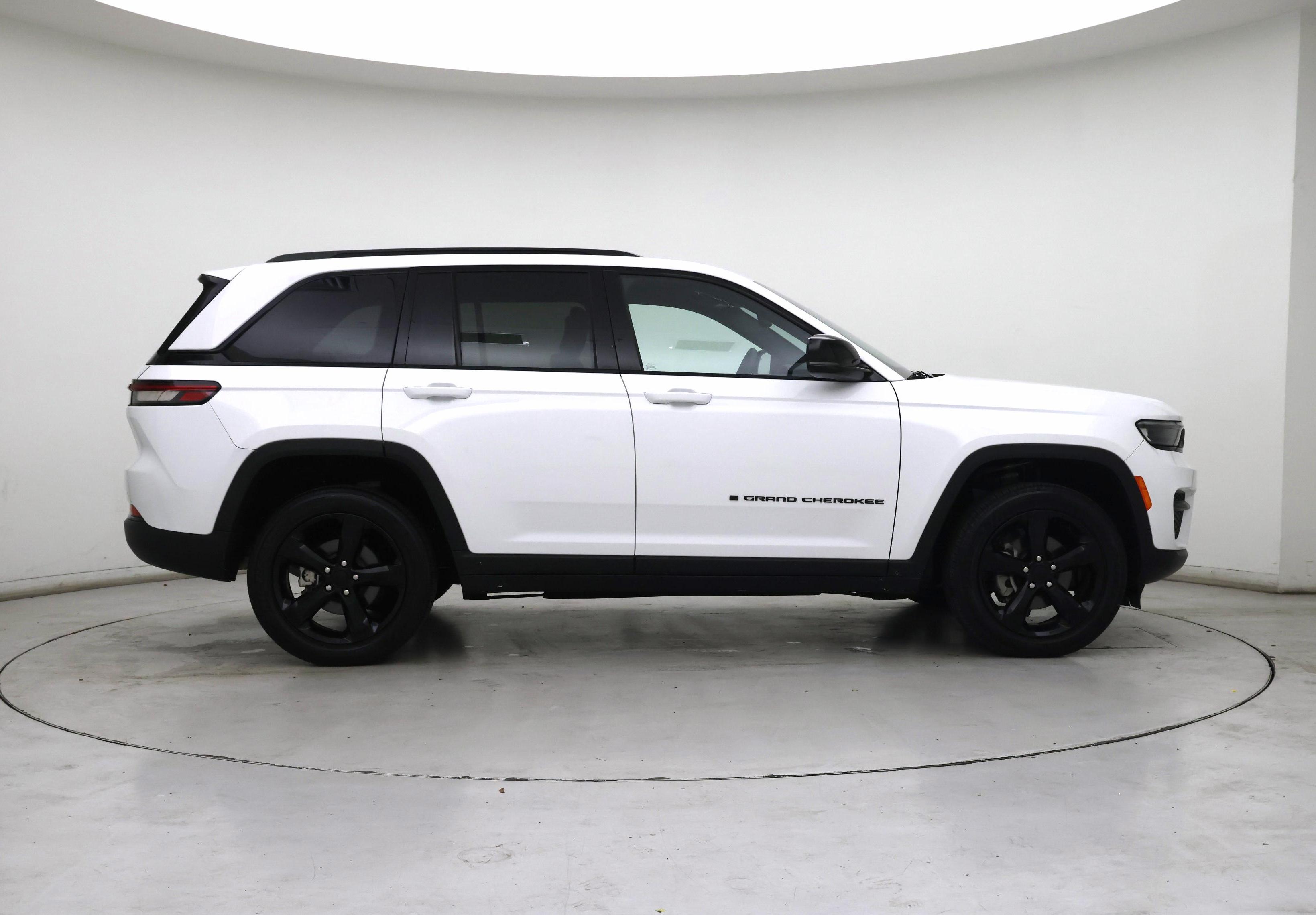 Thumbnail: 2023 Jeep Grand Cherokee - 7