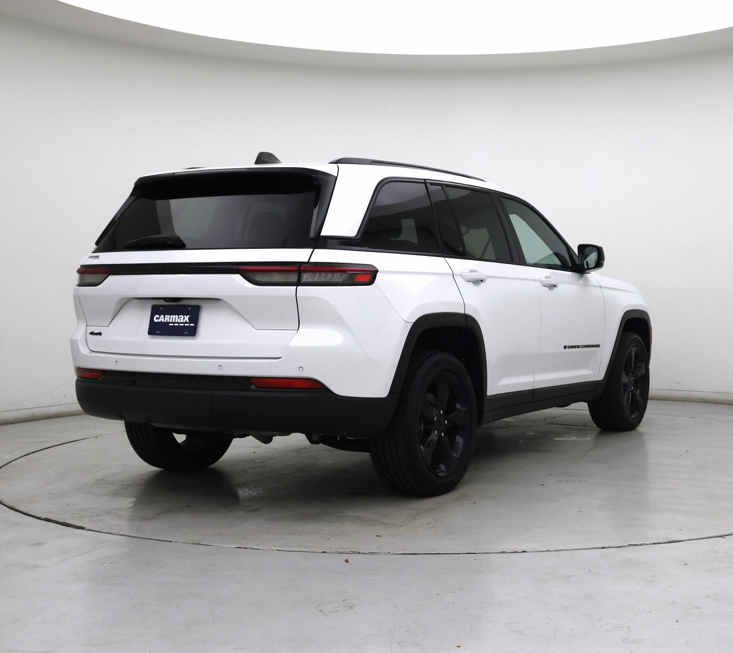 Thumbnail: 2023 Jeep Grand Cherokee - 8