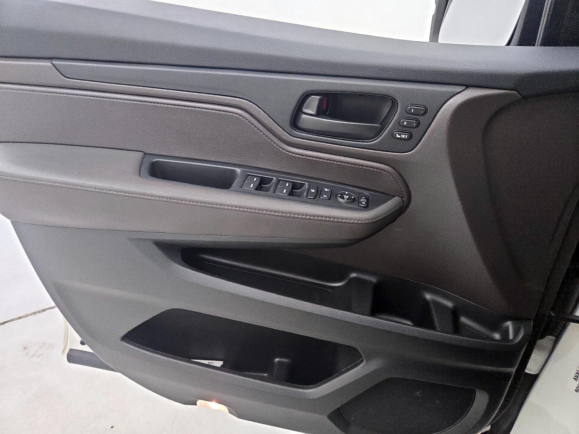 Thumbnail: 2019 Honda Odyssey - 12