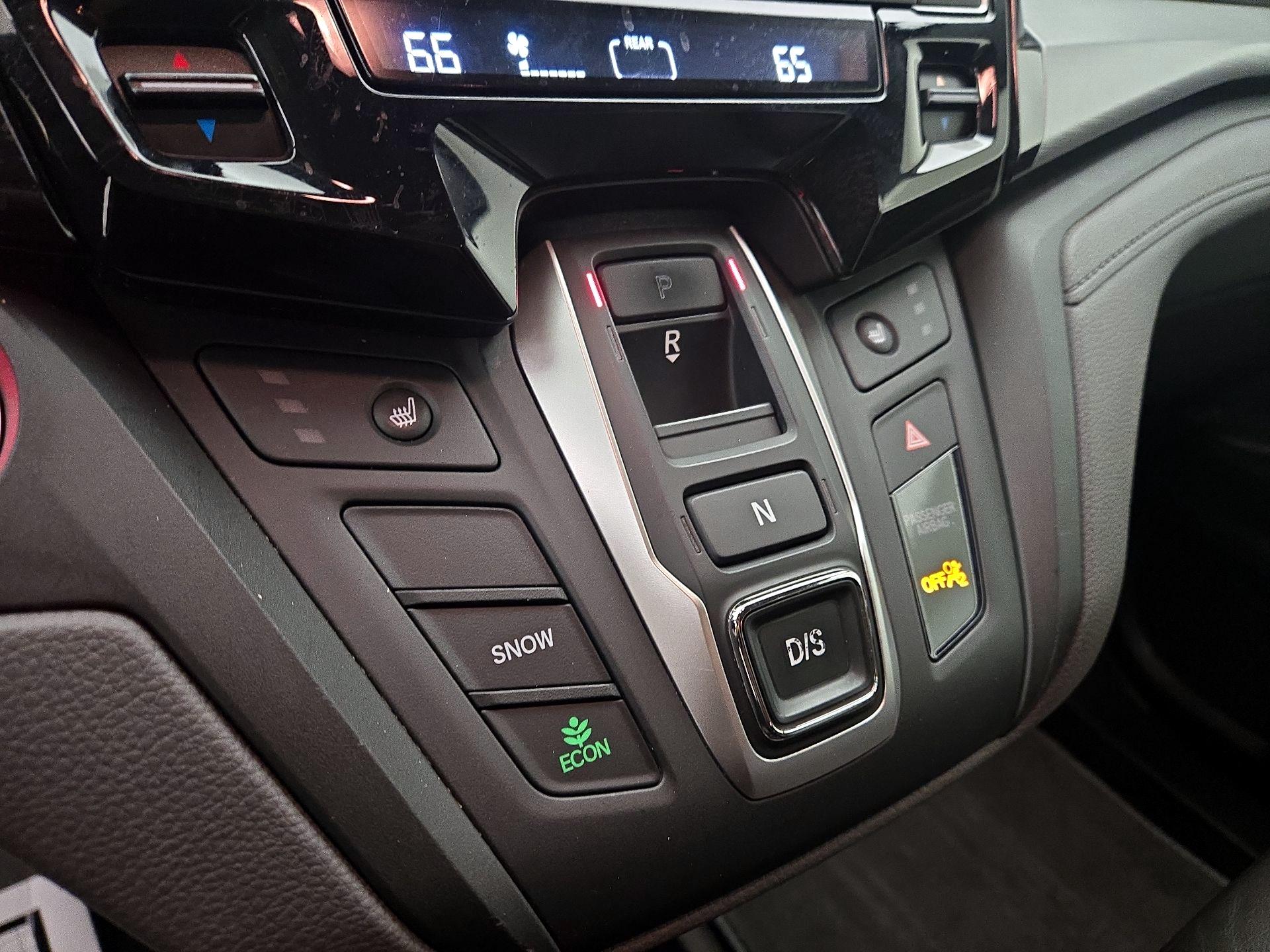 Thumbnail: 2019 Honda Odyssey - 17