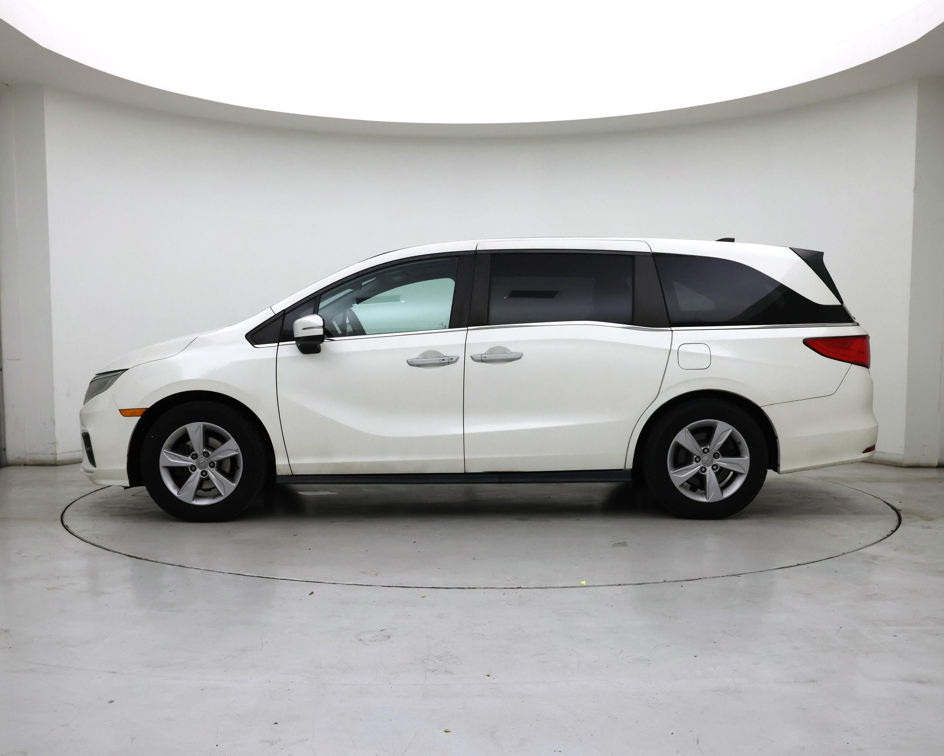 Thumbnail: 2019 Honda Odyssey - 3