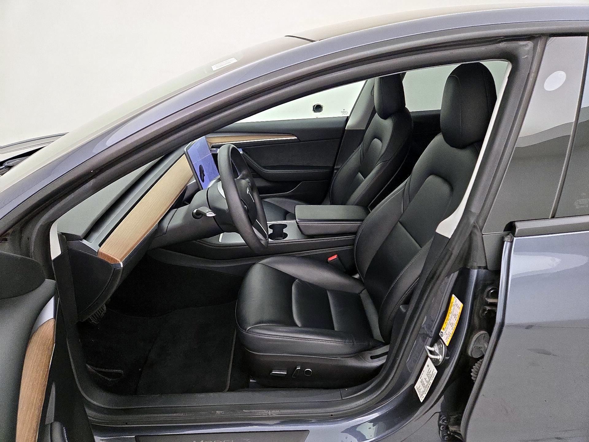 Thumbnail: 2022 Tesla Model 3 - 11