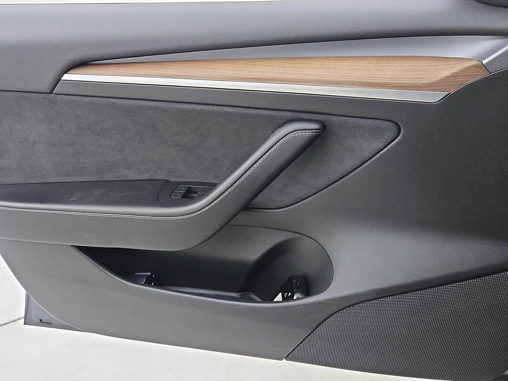 Thumbnail: 2022 Tesla Model 3 - 12