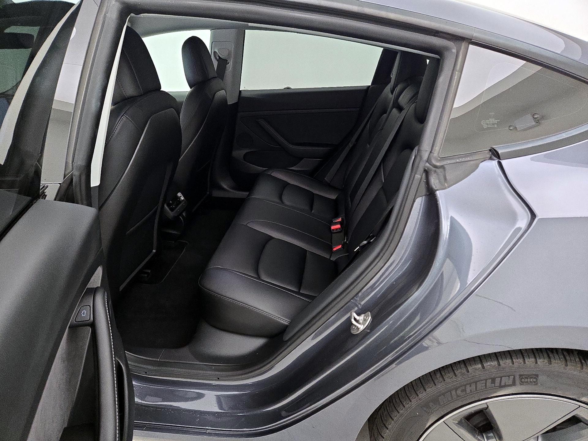Thumbnail: 2022 Tesla Model 3 - 18