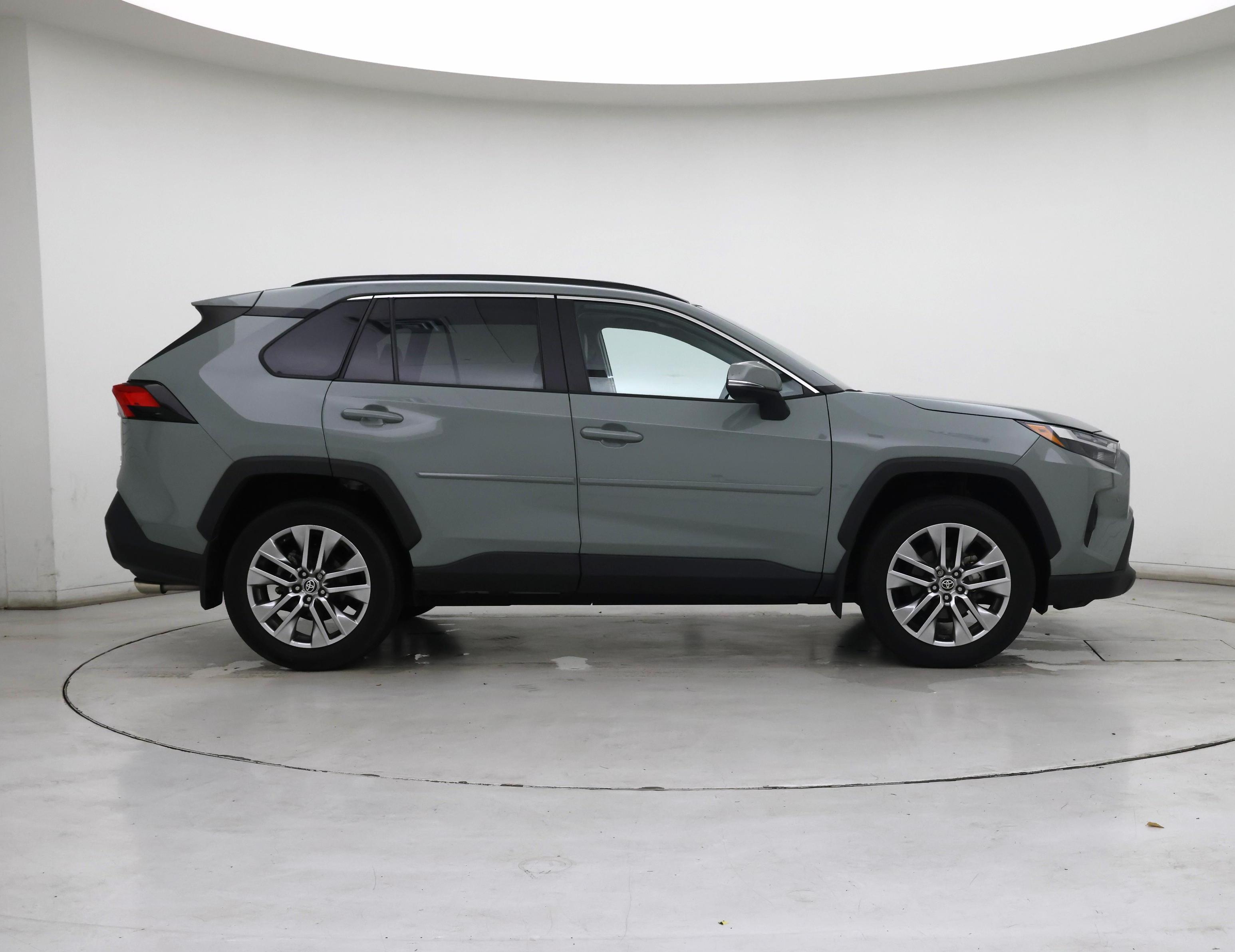 Thumbnail: 2022 Toyota RAV4 - 7