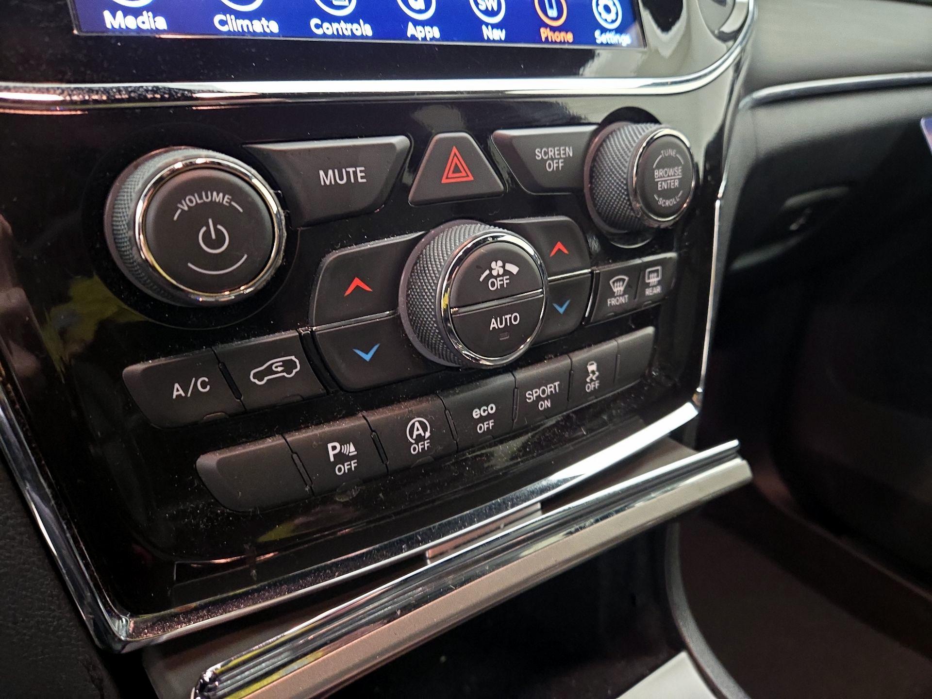 Thumbnail: 2021 Jeep Grand Cherokee - 16
