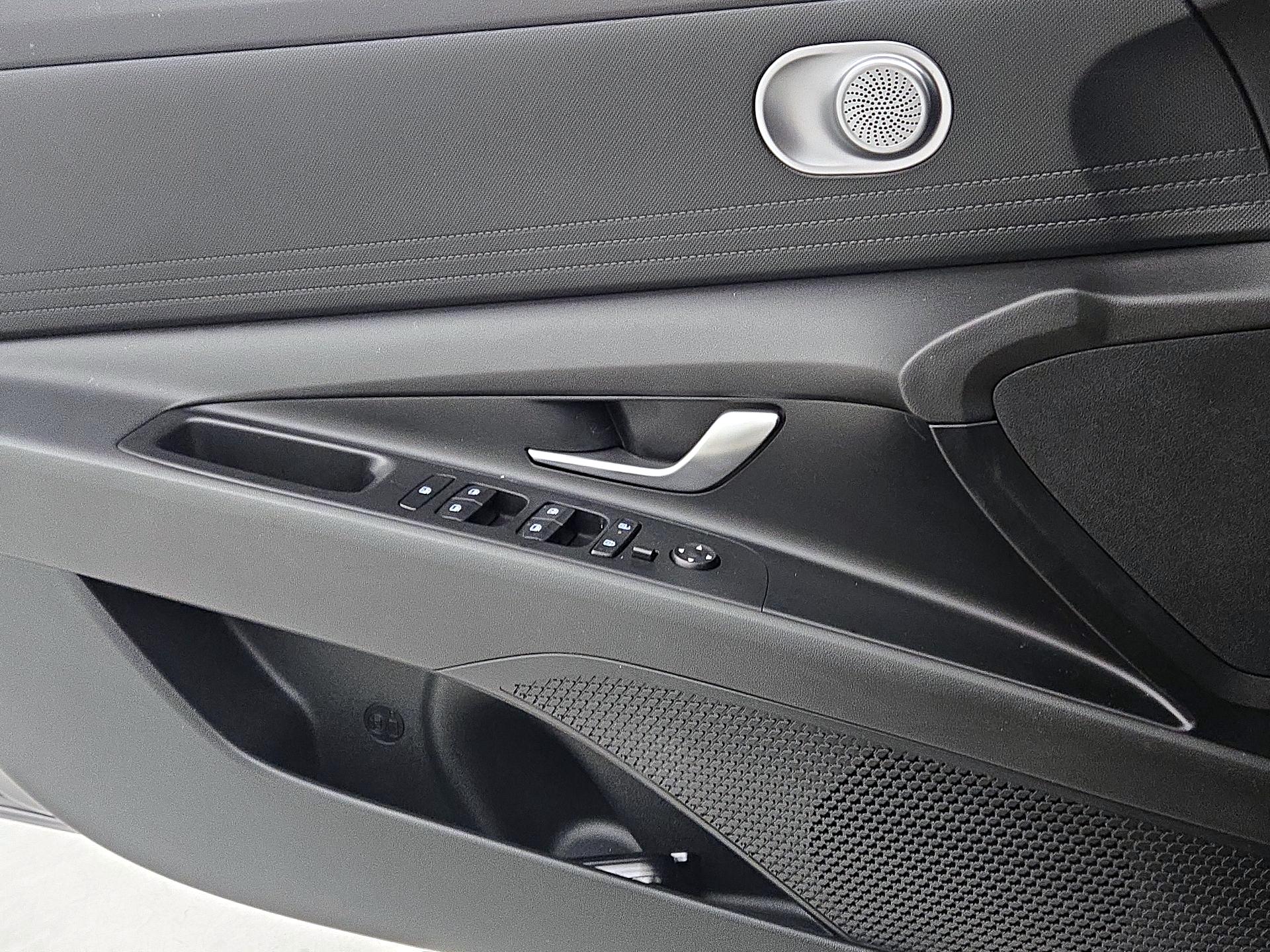 Thumbnail: 2019 Hyundai Accent - 12