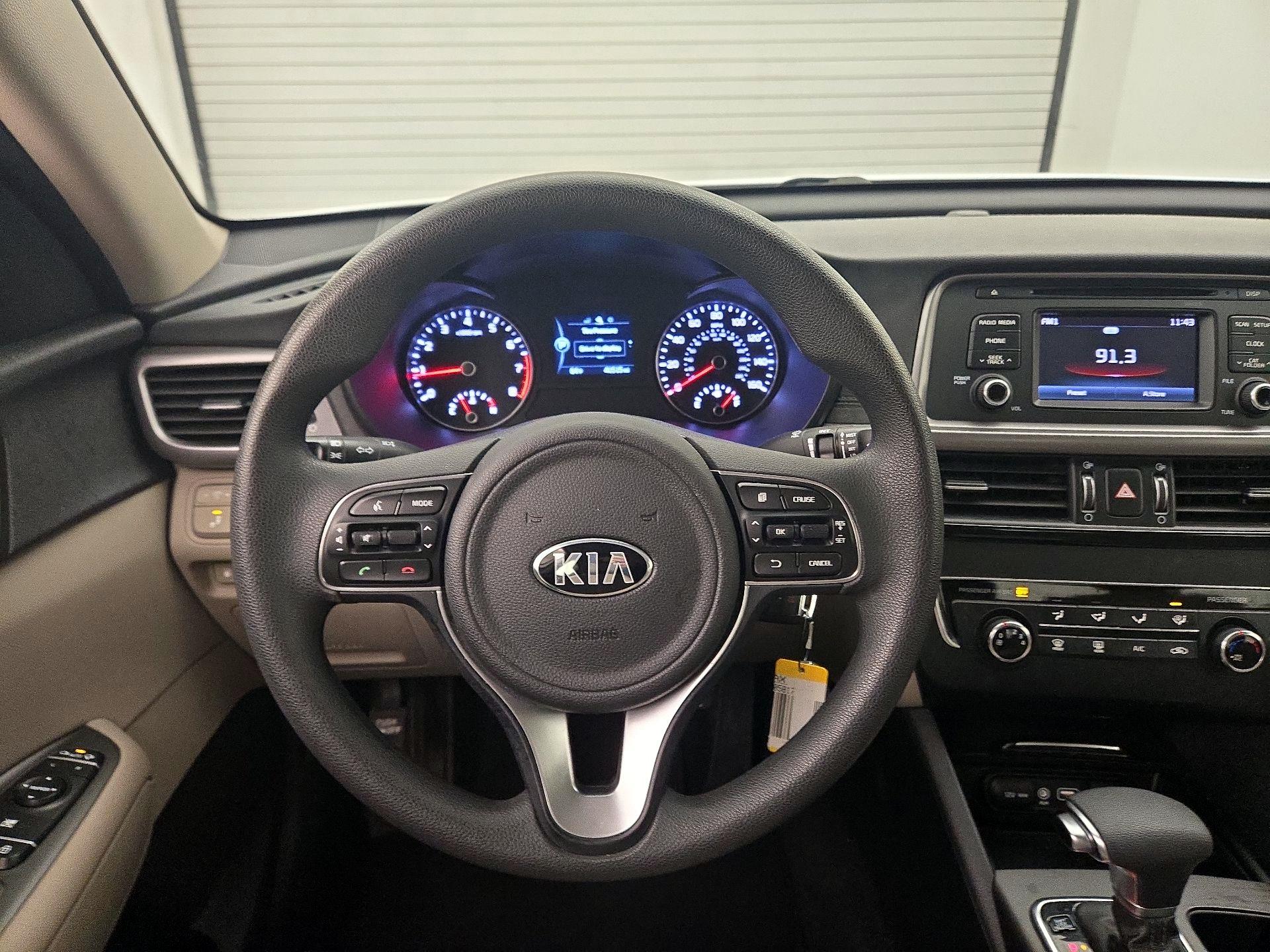 Thumbnail: 2016 Kia Optima - 10