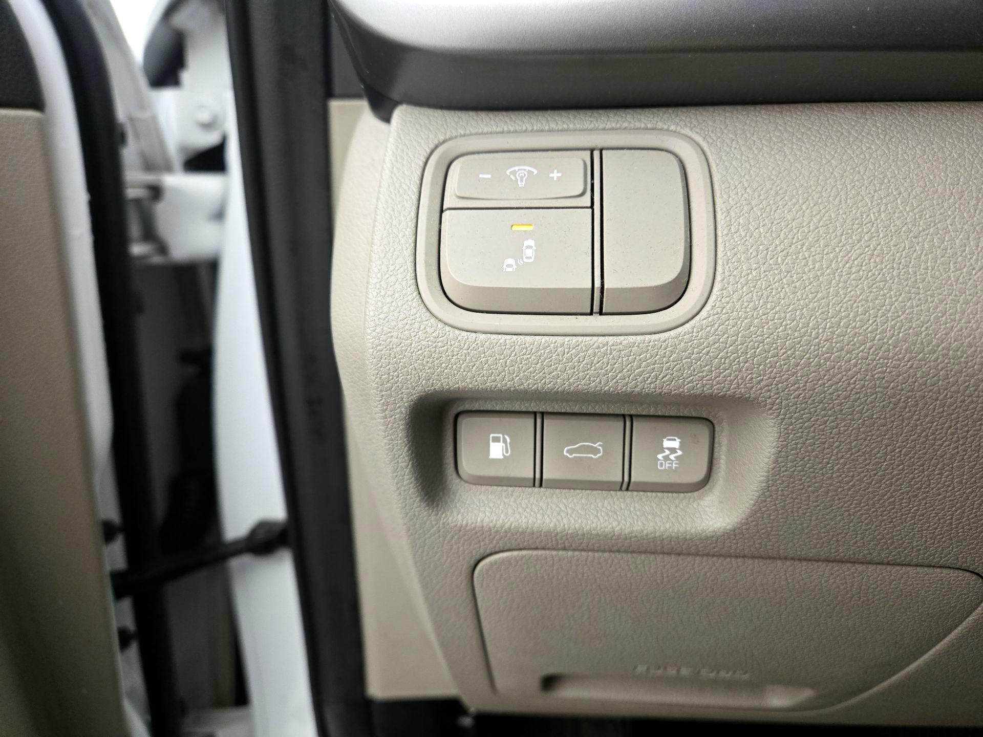 Thumbnail: 2016 Kia Optima - 13