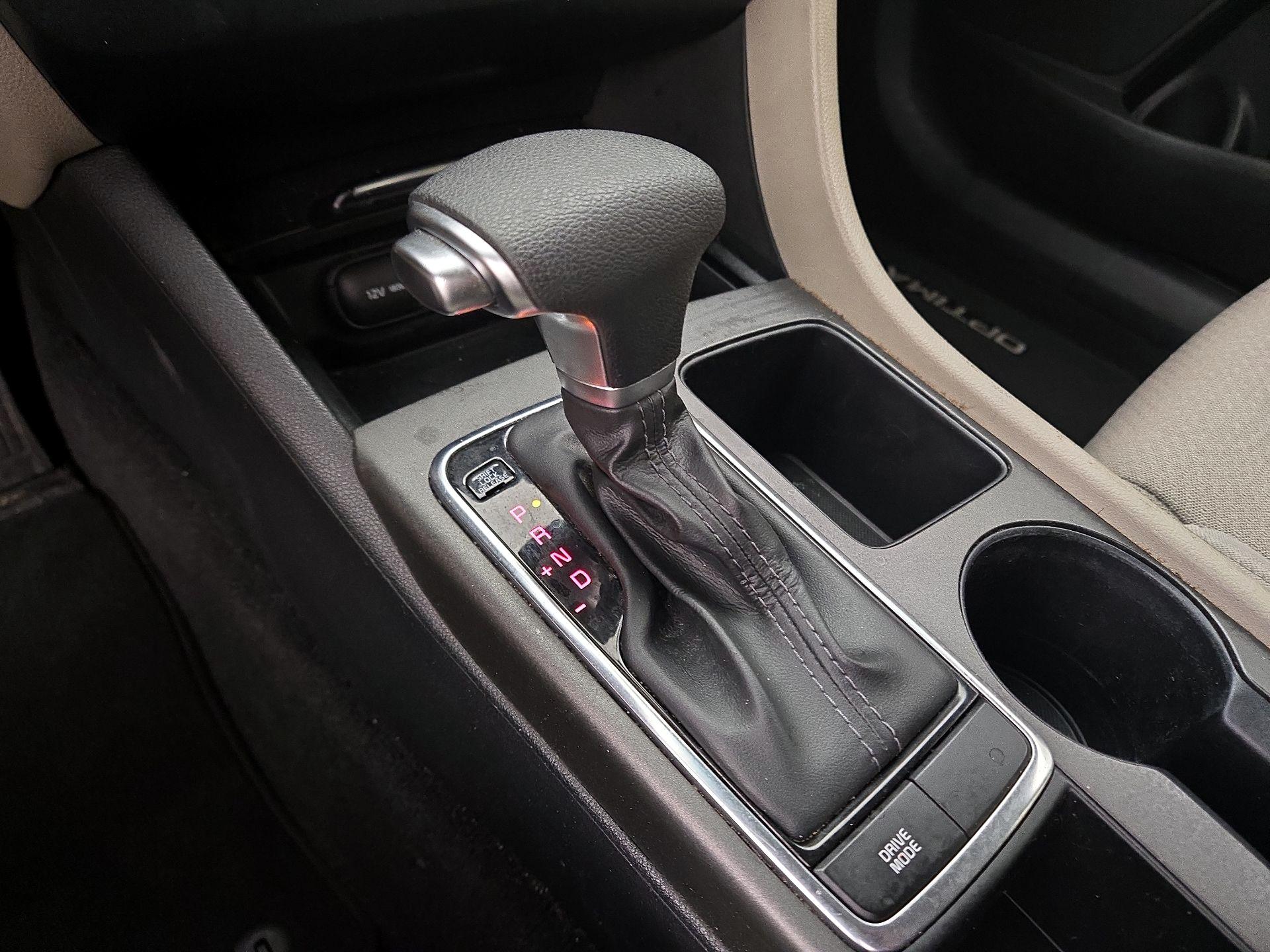 Thumbnail: 2016 Kia Optima - 17