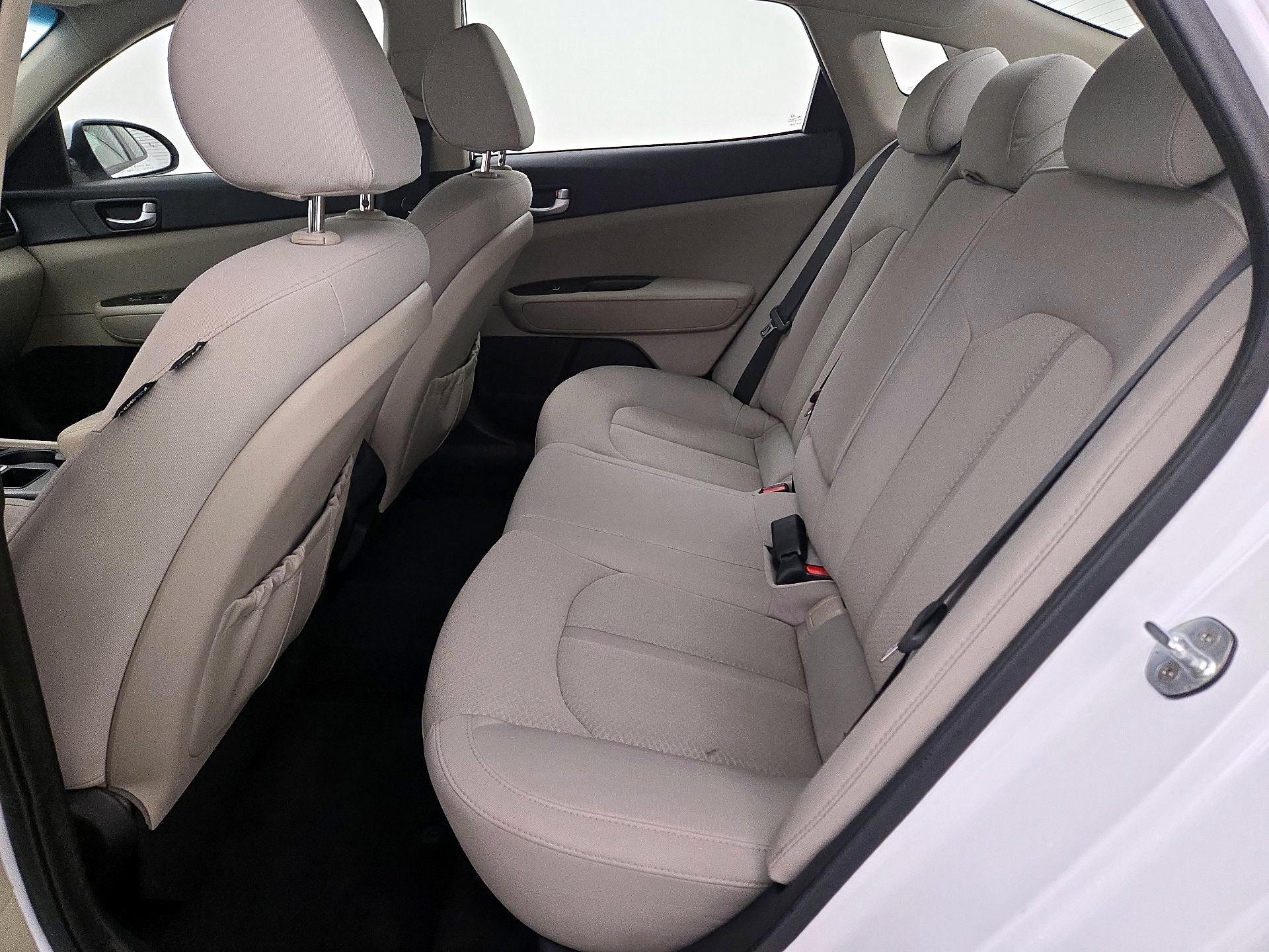 Thumbnail: 2016 Kia Optima - 18