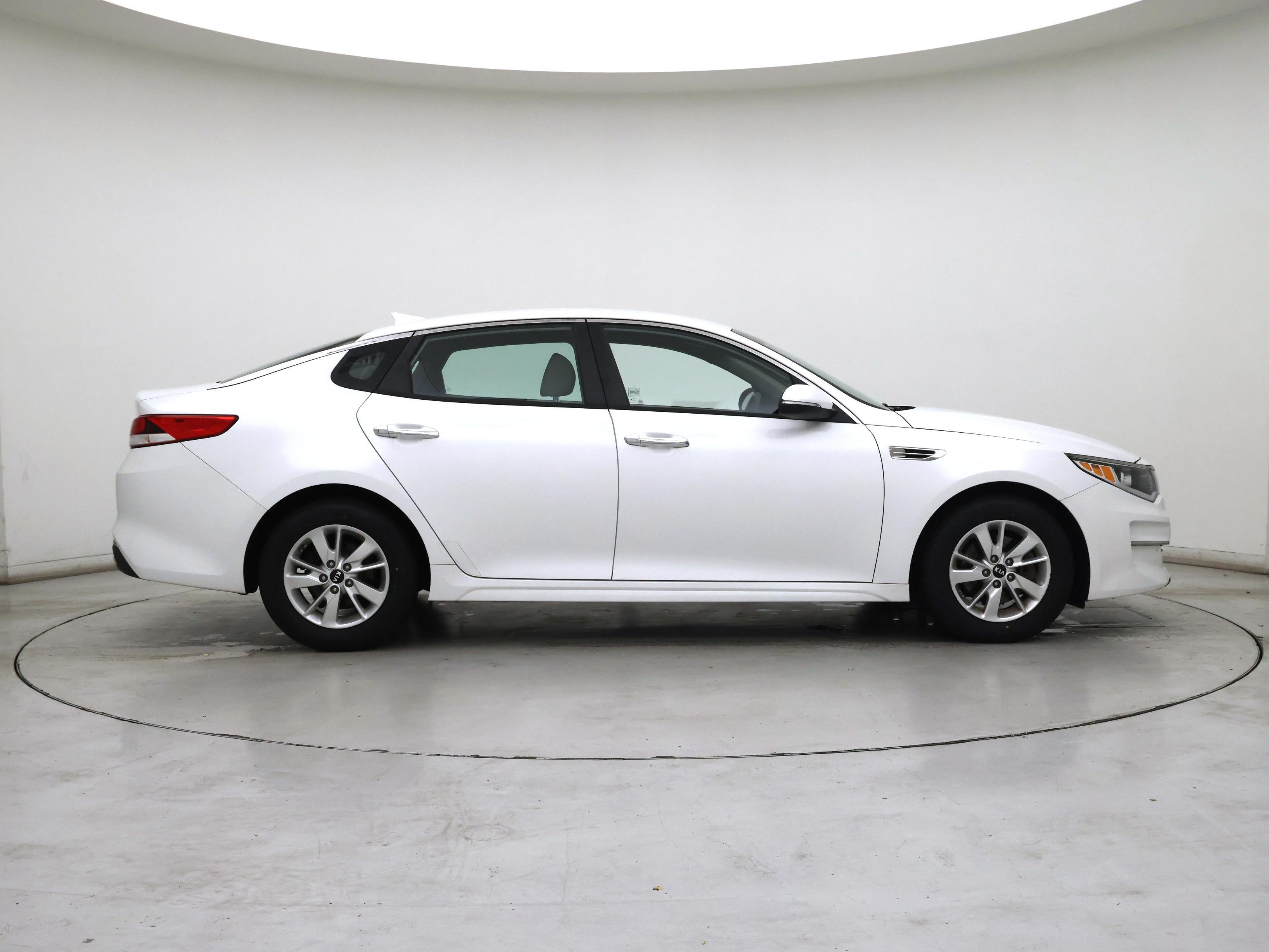 Thumbnail: 2016 Kia Optima - 7