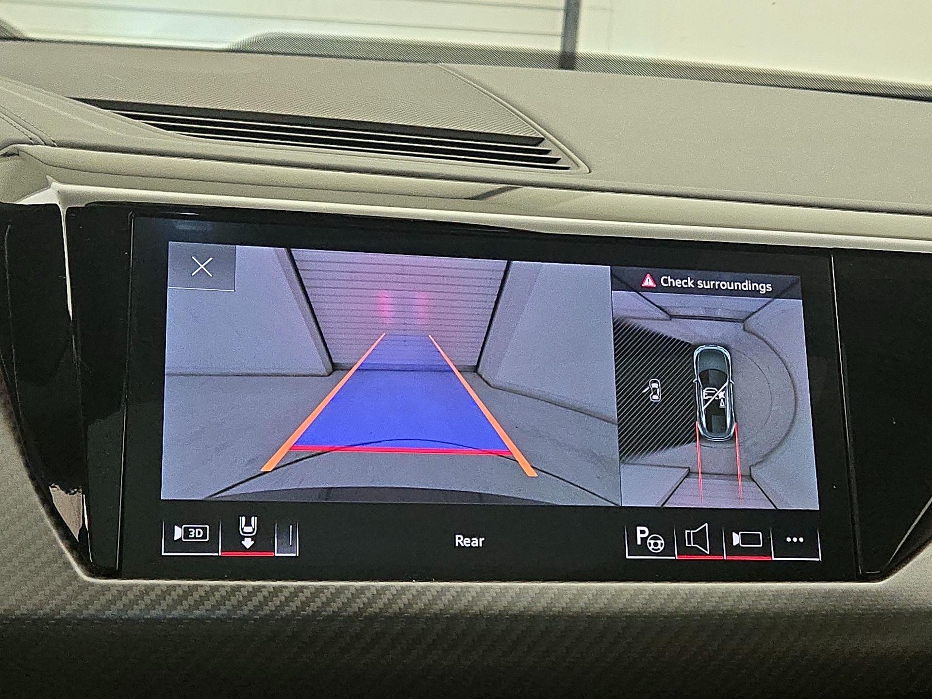 Thumbnail: 2022 Audi e-tron GT - 14