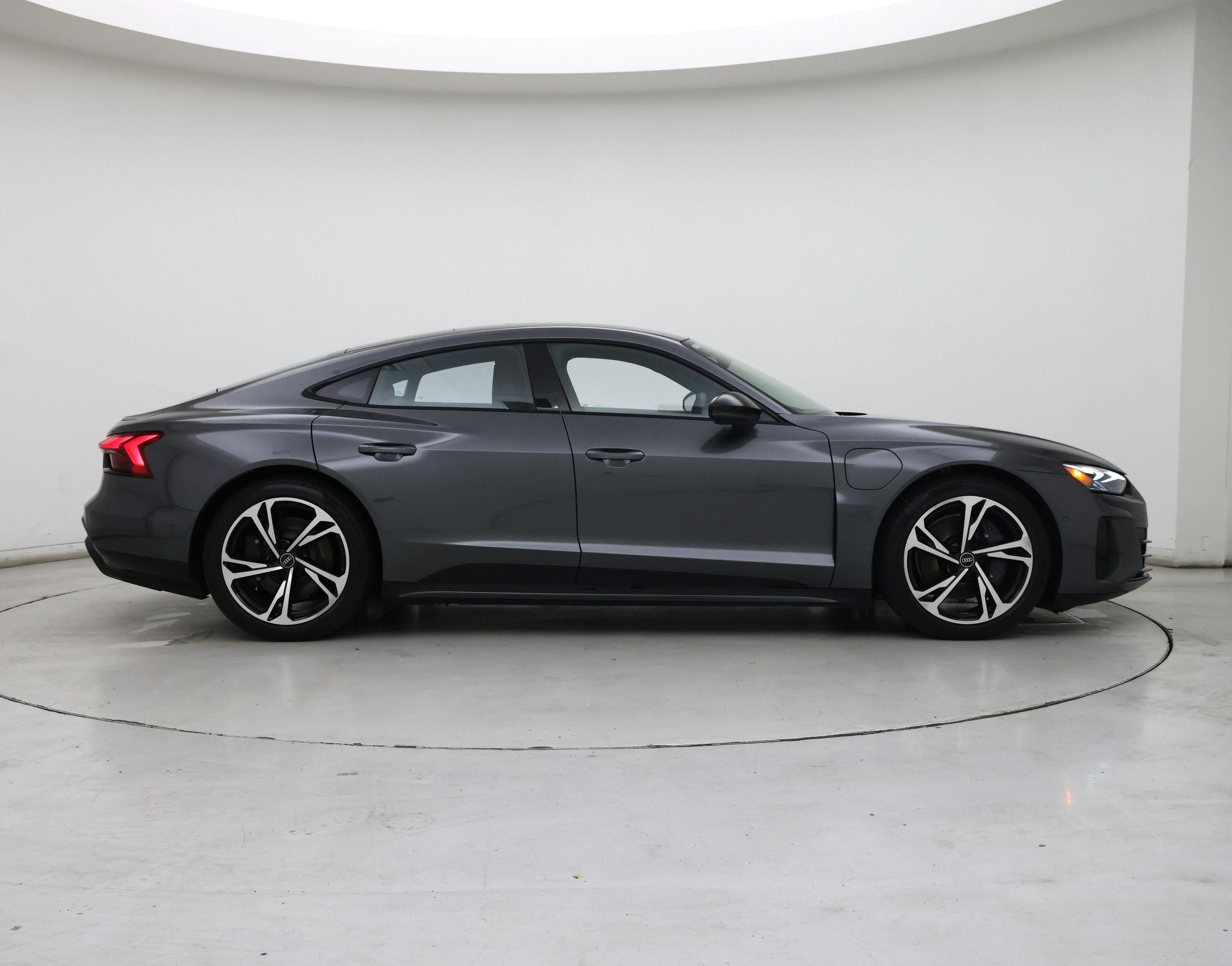 Thumbnail: 2022 Audi e-tron GT - 7