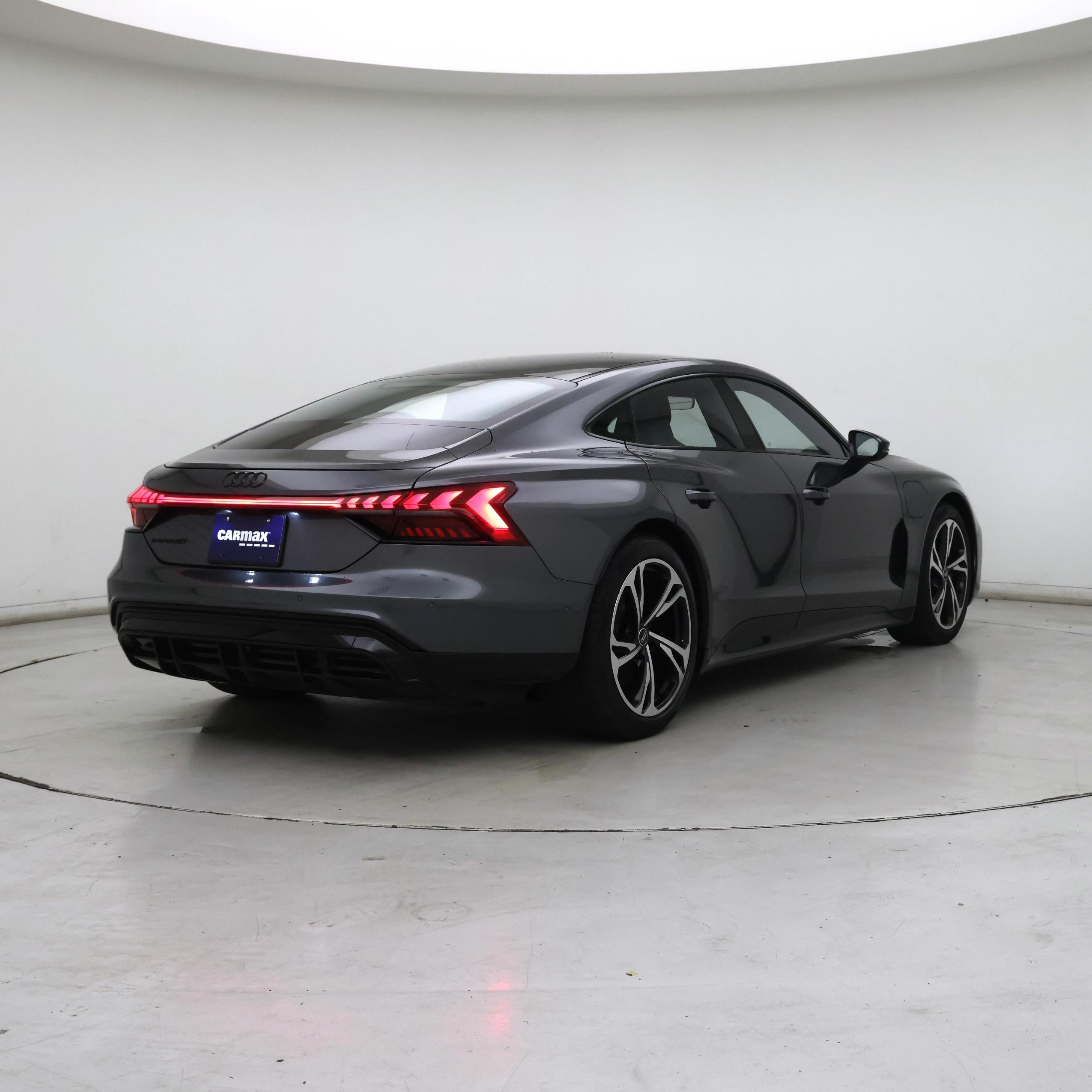 Thumbnail: 2022 Audi e-tron GT - 8