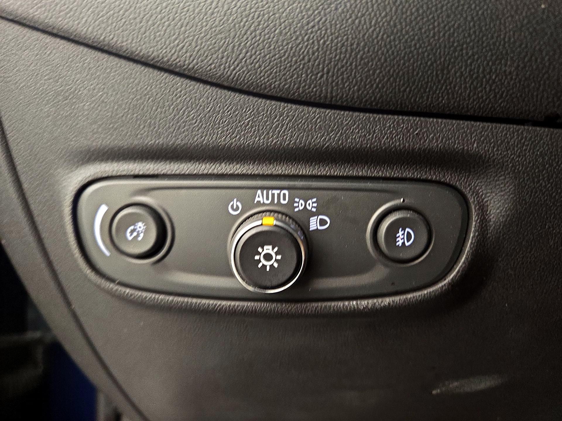 Thumbnail: 2021 Chevrolet Equinox - 13