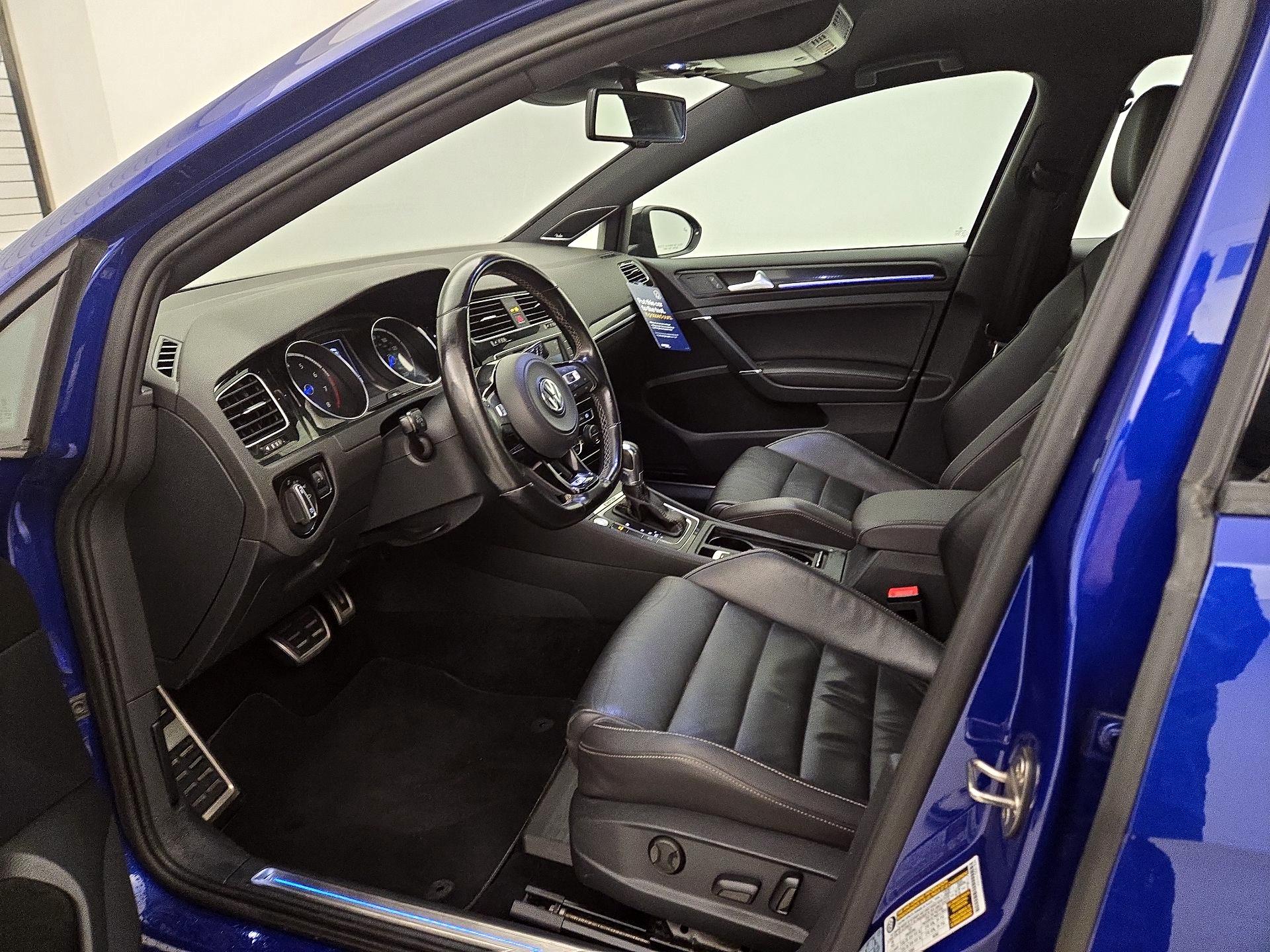 Thumbnail: 2016 Volkswagen Golf - 11