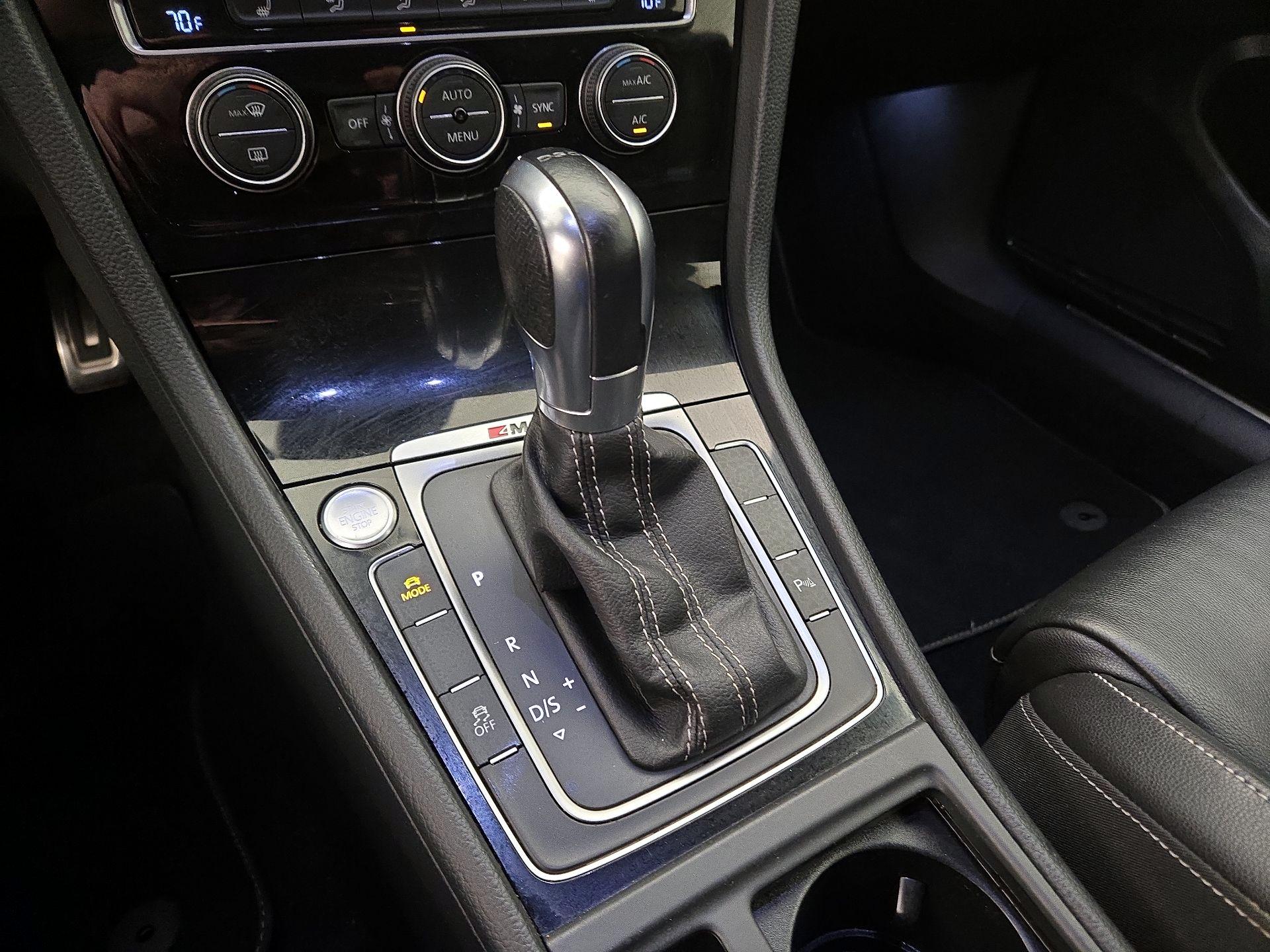 Thumbnail: 2016 Volkswagen Golf - 17