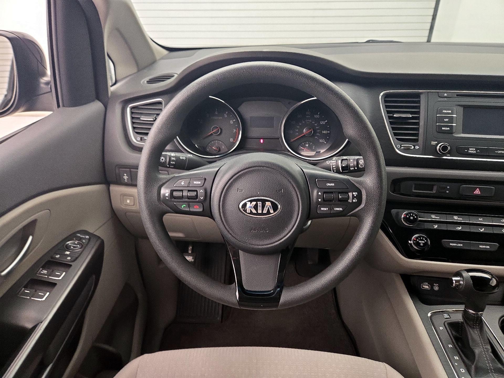 Thumbnail: 2016 Kia Sedona - 10