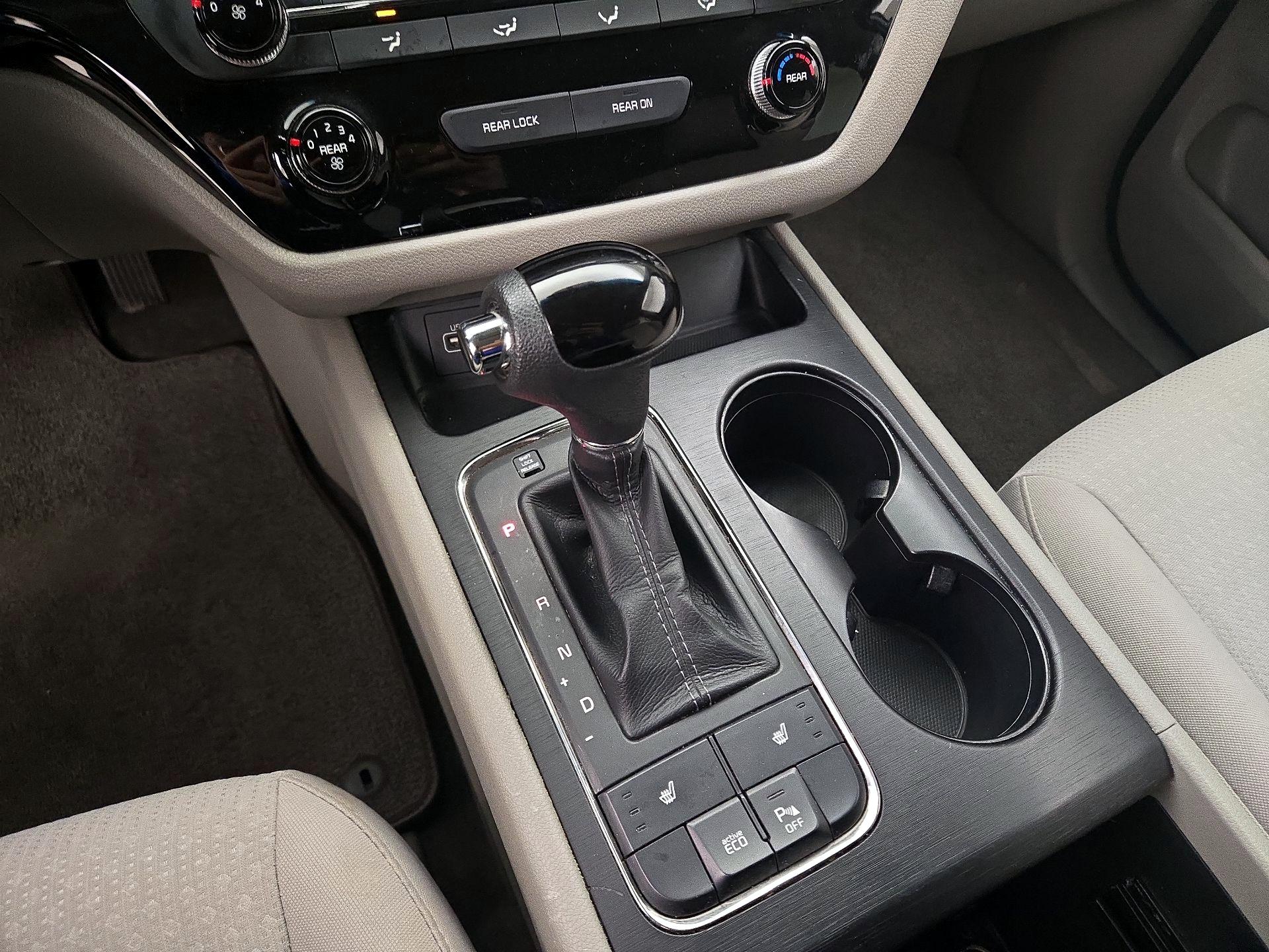 Thumbnail: 2016 Kia Sedona - 17