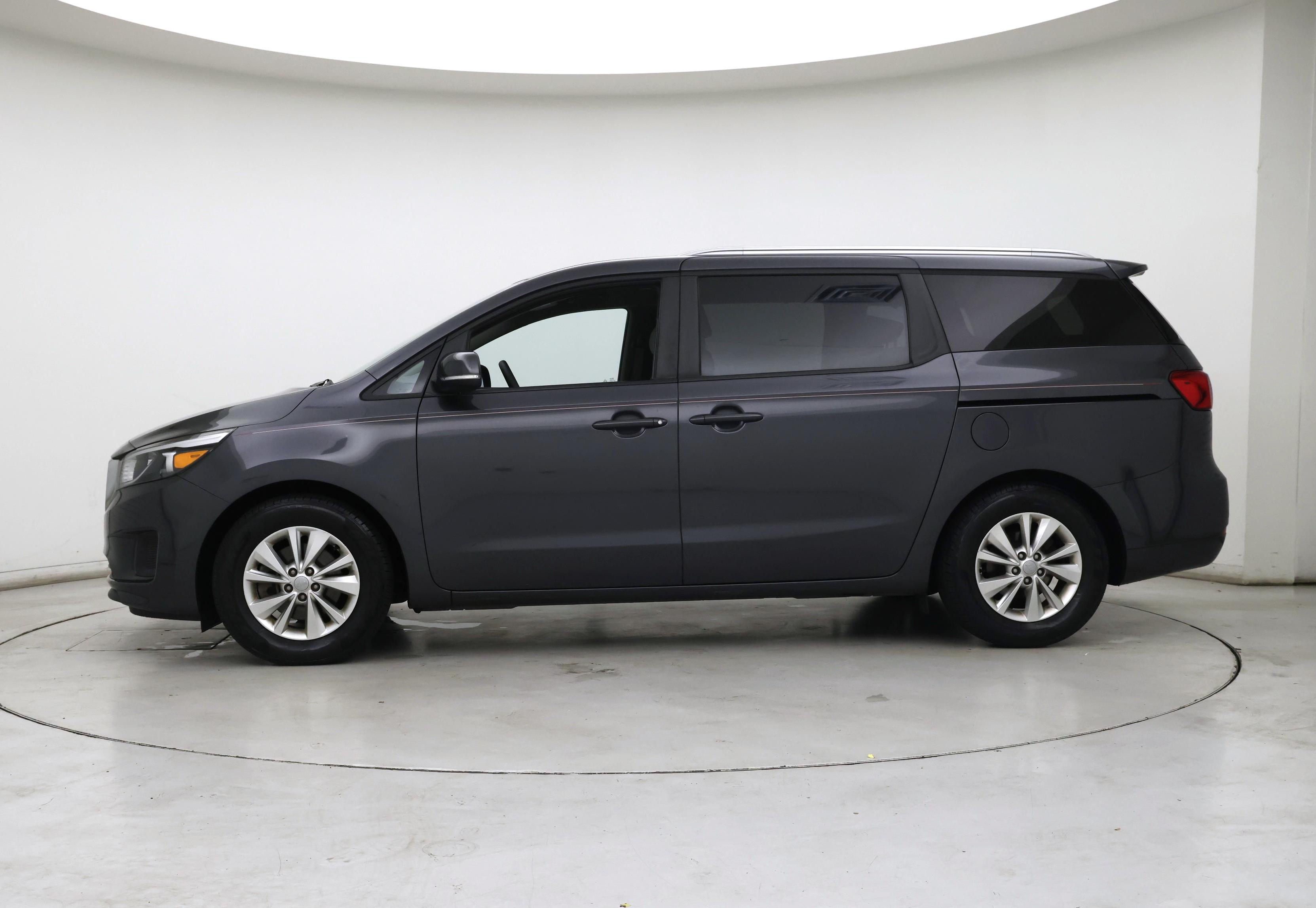 Thumbnail: 2016 Kia Sedona - 3