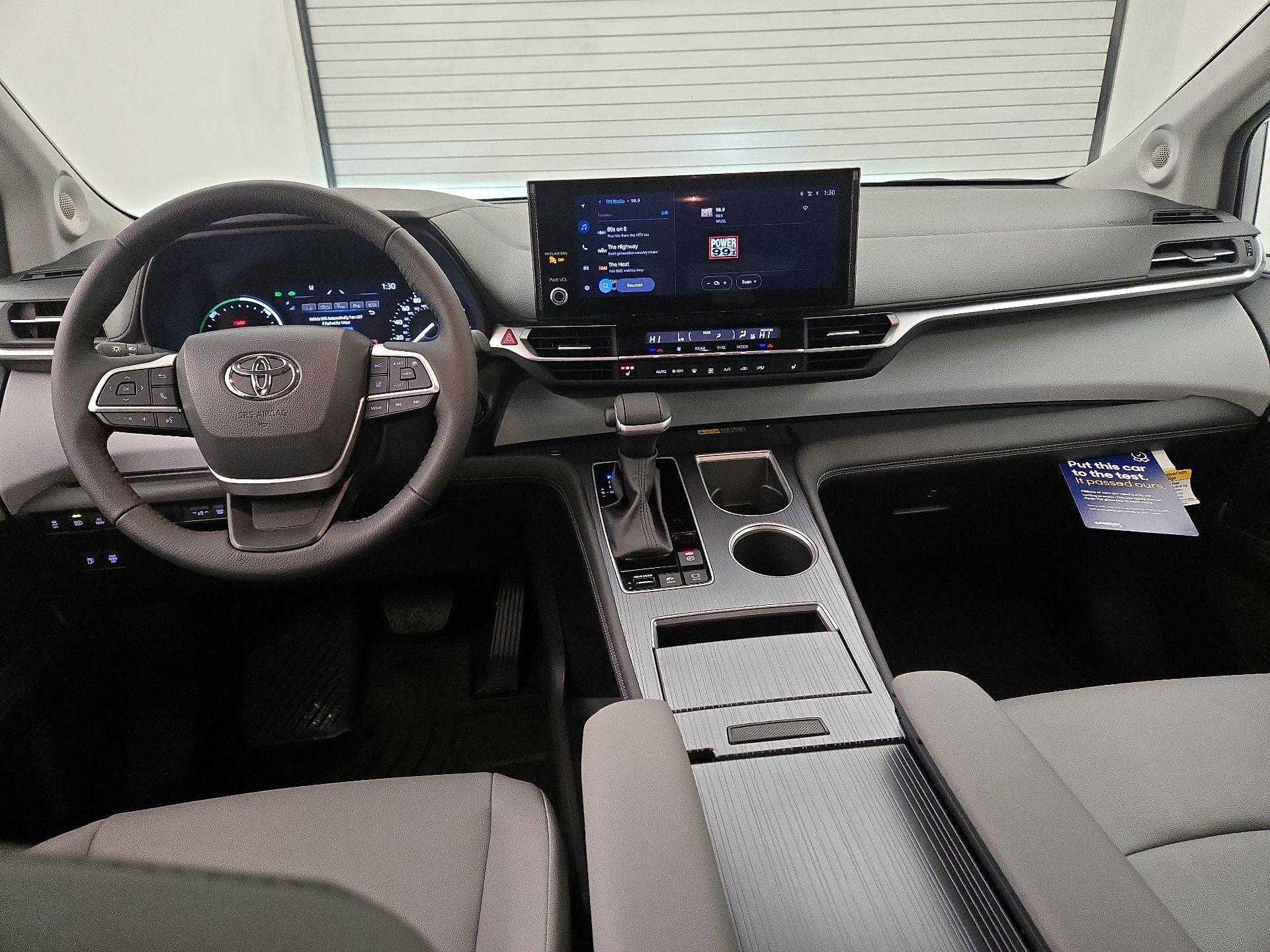 Thumbnail: 2025 Toyota Sienna - 9