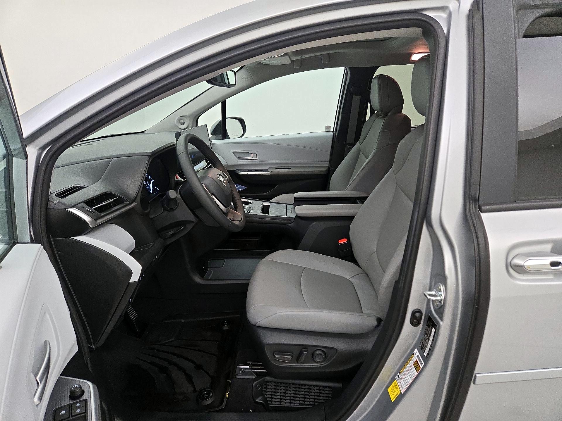 Thumbnail: 2025 Toyota Sienna - 11