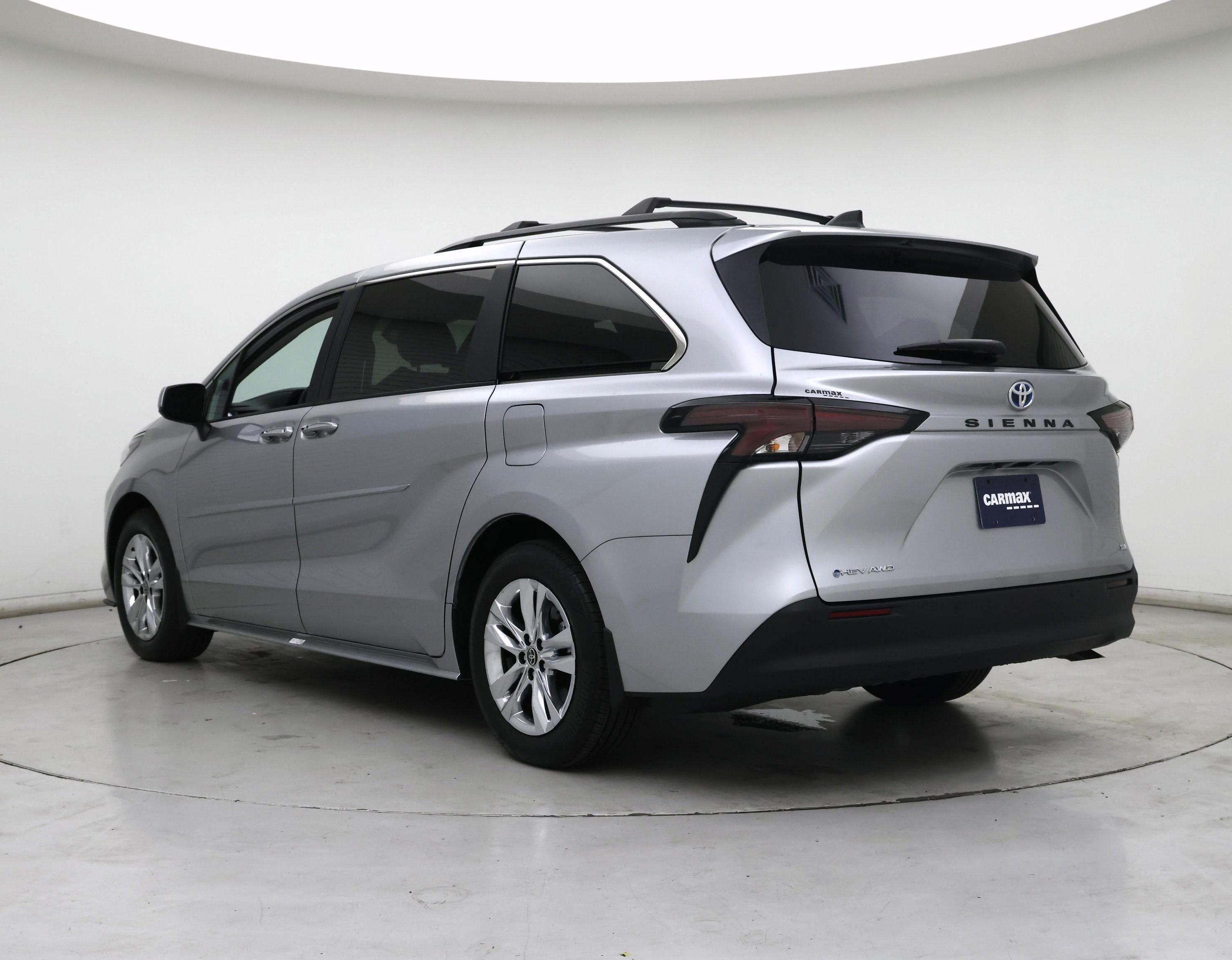 Thumbnail: 2025 Toyota Sienna - 2