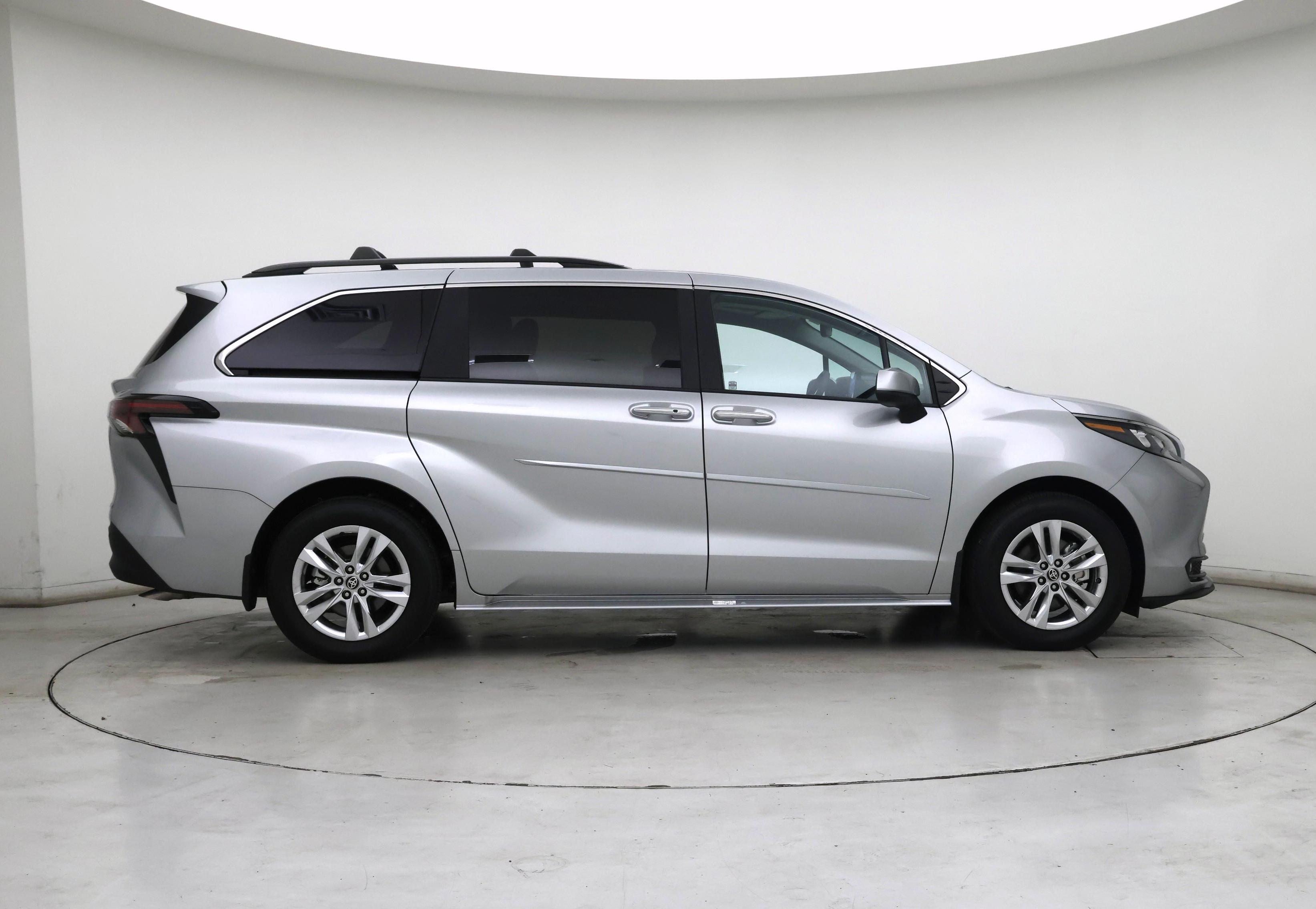 Thumbnail: 2025 Toyota Sienna - 7