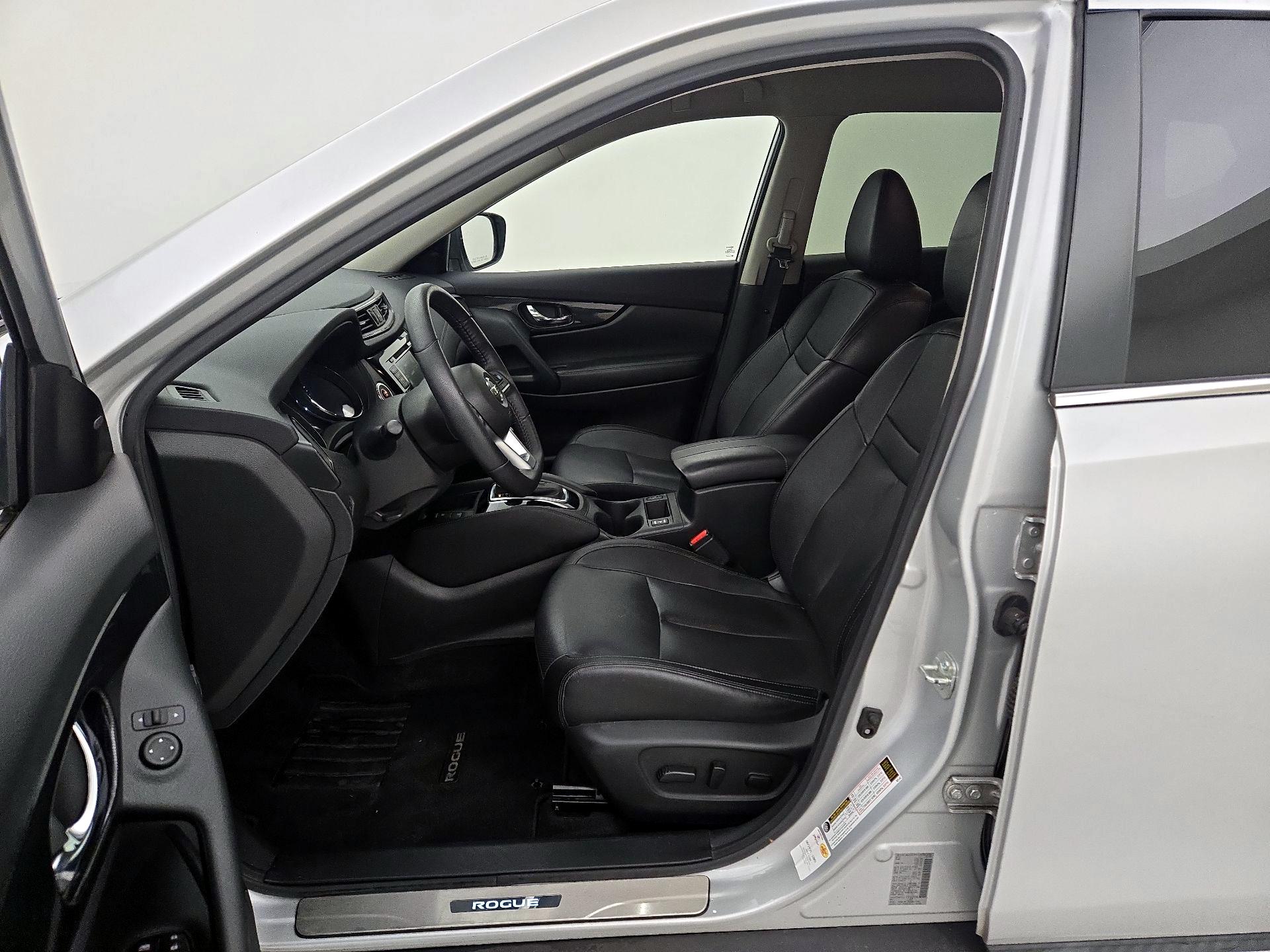 Thumbnail: 2020 Nissan Rogue - 11