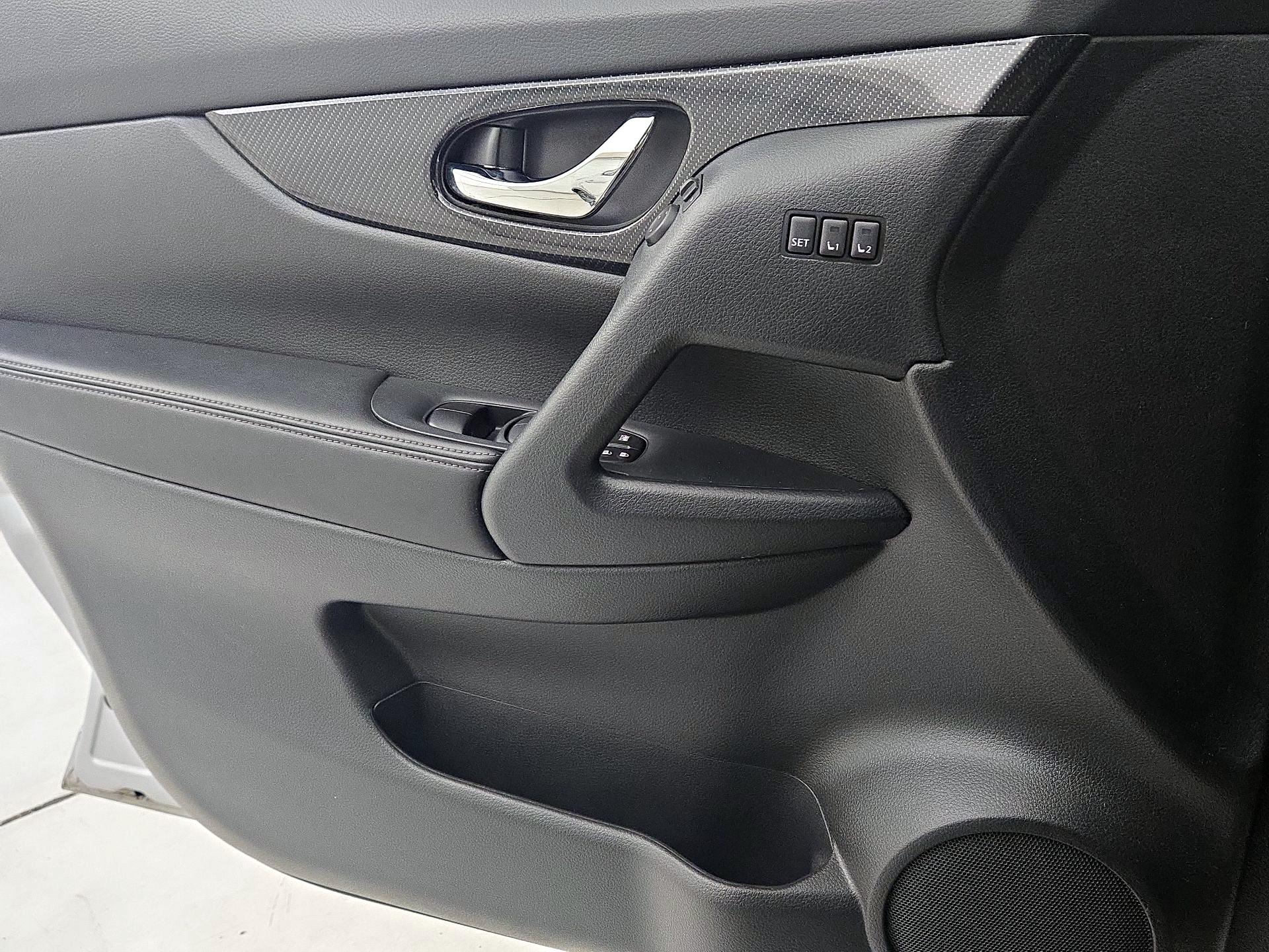 Thumbnail: 2020 Nissan Rogue - 12