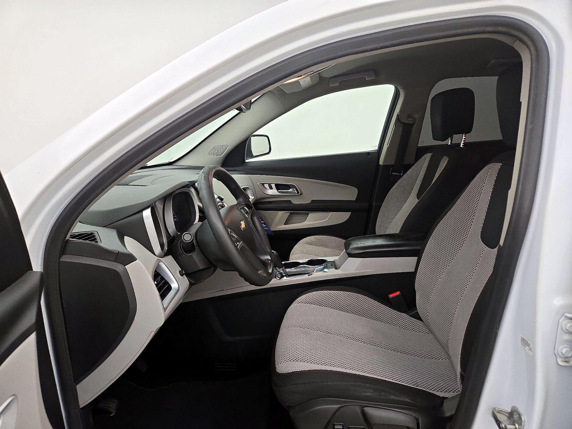 Thumbnail: 2017 Chevrolet Equinox - 11