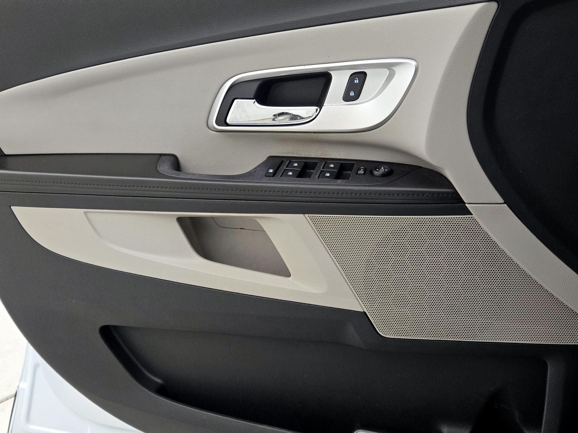 Thumbnail: 2017 Chevrolet Equinox - 12