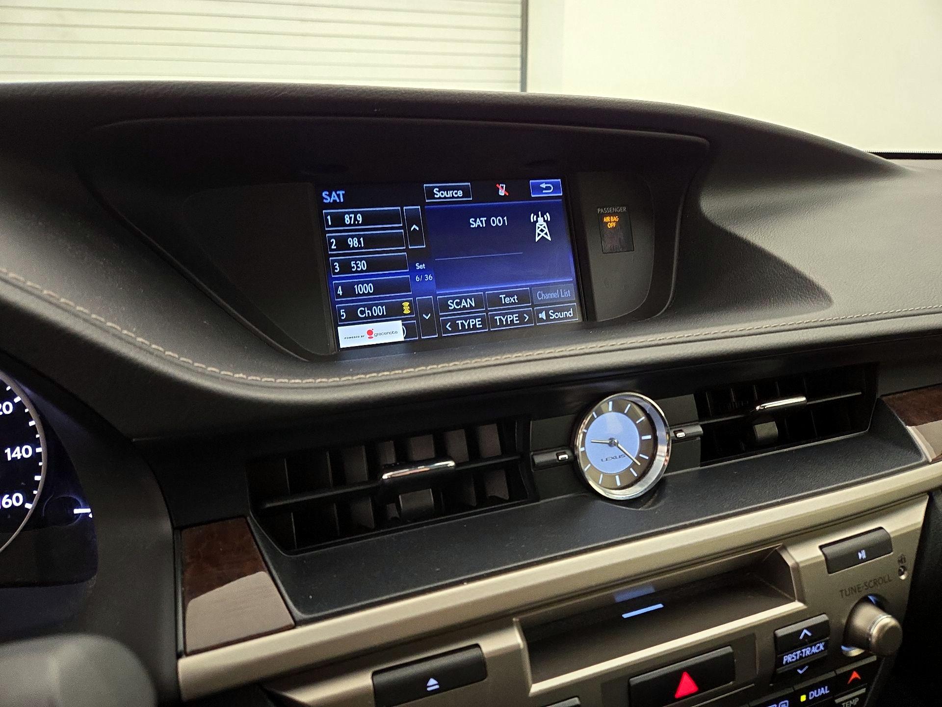 Thumbnail: 2015 Lexus ES - 15